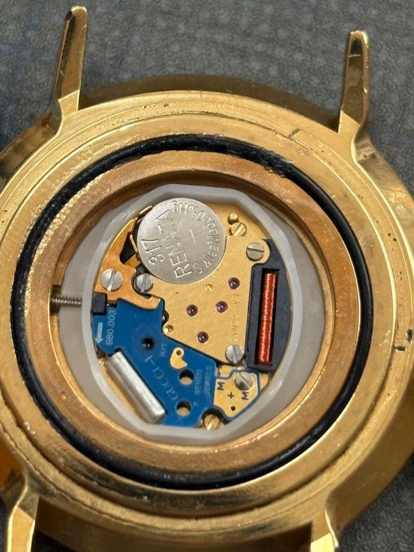 GUCCI 3000.2.M Mens Quartz Watch