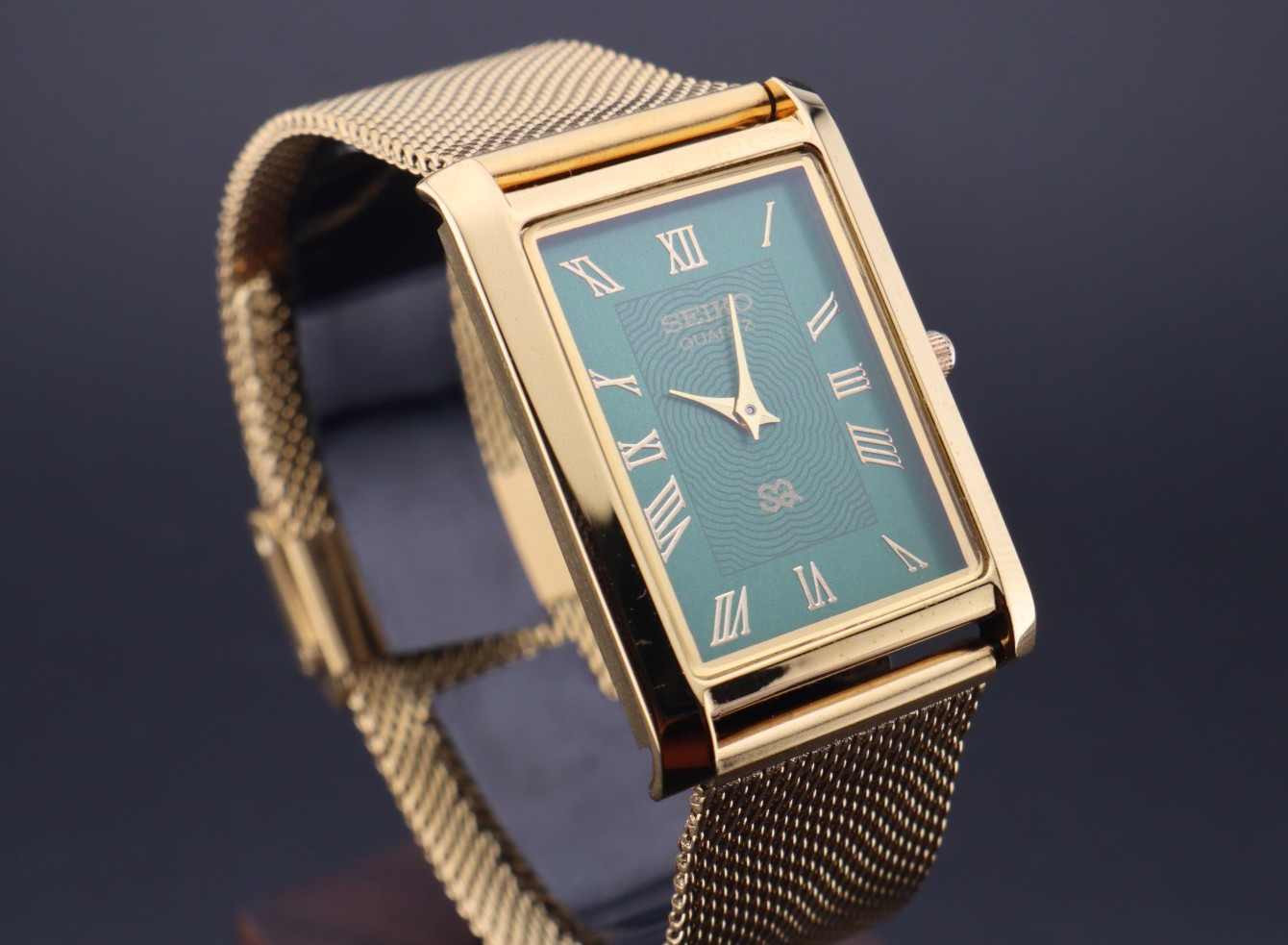 Vintage Seiko Slim GREEN GOLD Quartz Men’s Wrist Watch – ( FREE SHIPPING )