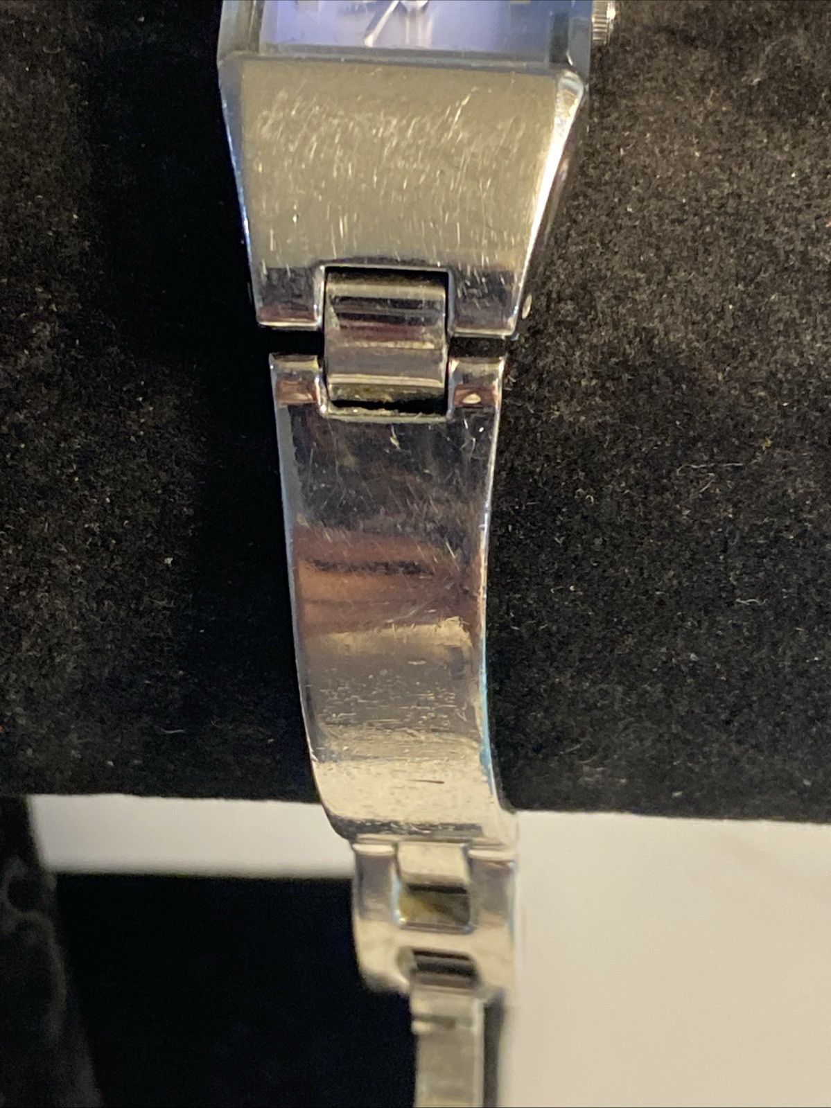 GUESS G65350L Silver Tone Quartz Analog Ladies Watch New Battery