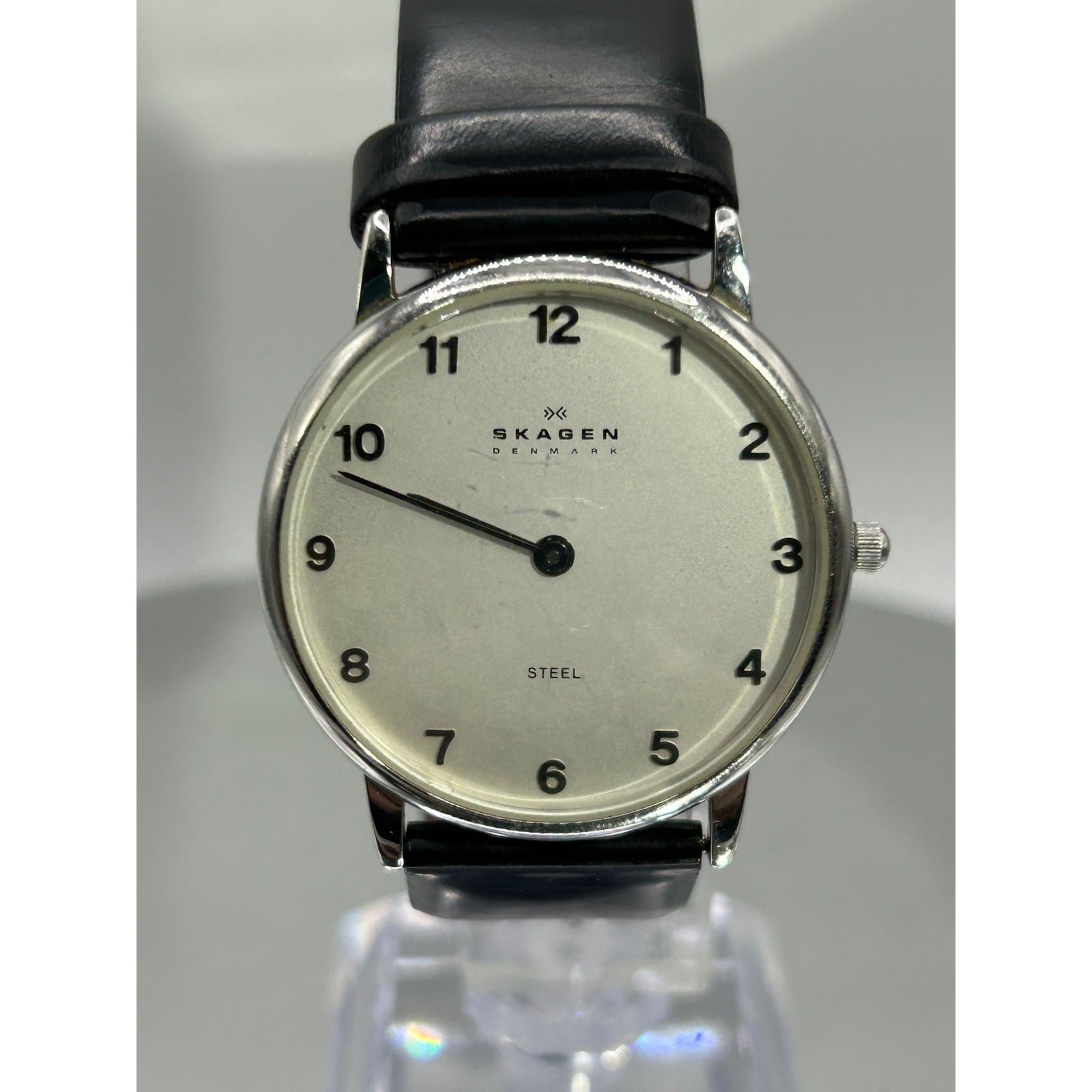Vintage Skagen Denmark Ultra Slim Quartz Watch, M15LSL model. New battery