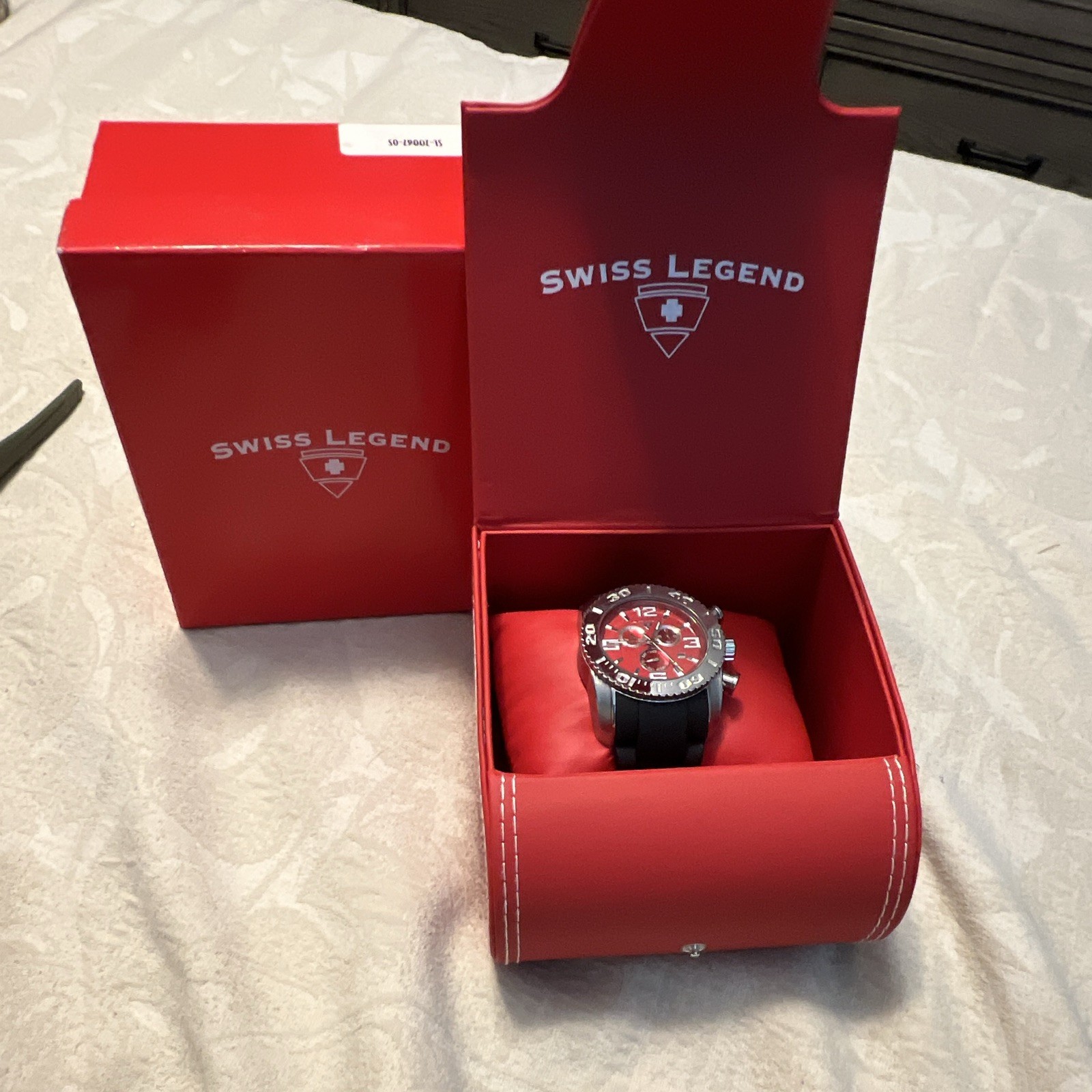 Swiss Legend Men’s Quartz Chronograph Date Red Dial 50mm 100m Rubber Box