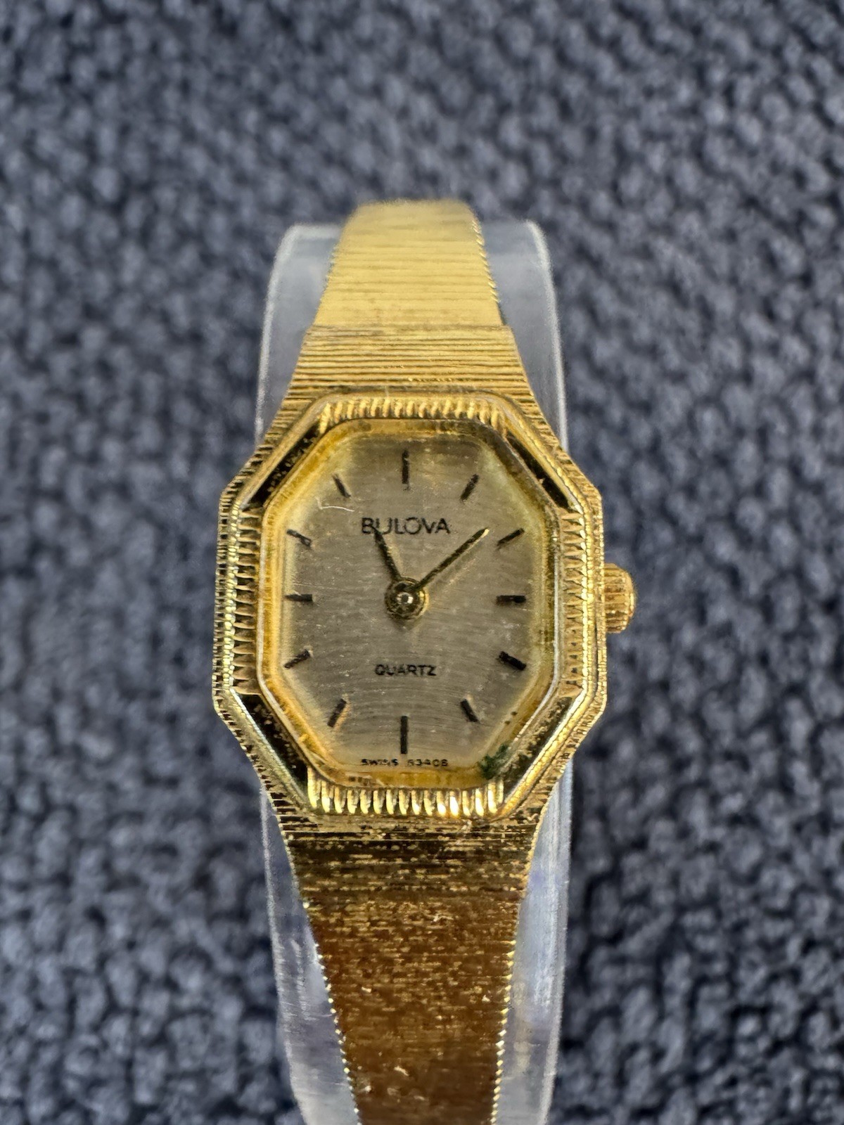 Vintage Bulova Watch Women 10mm Gold Tone Stainless Steel Japan 6″ New Battery