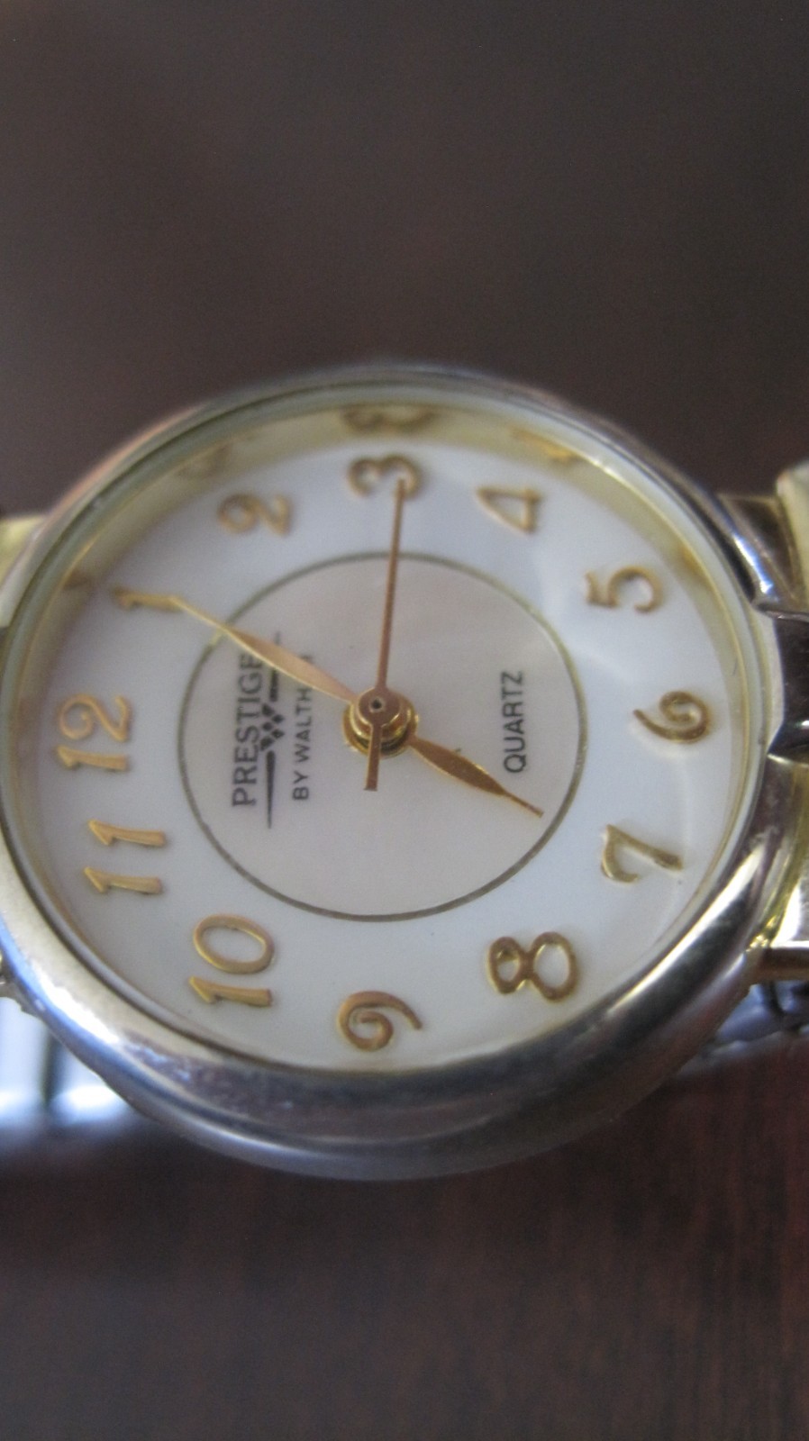 PRESTIGE by WALTHAM W1462 Quartz Women’s Wristwatch M.O. Pearl Dial New Battery