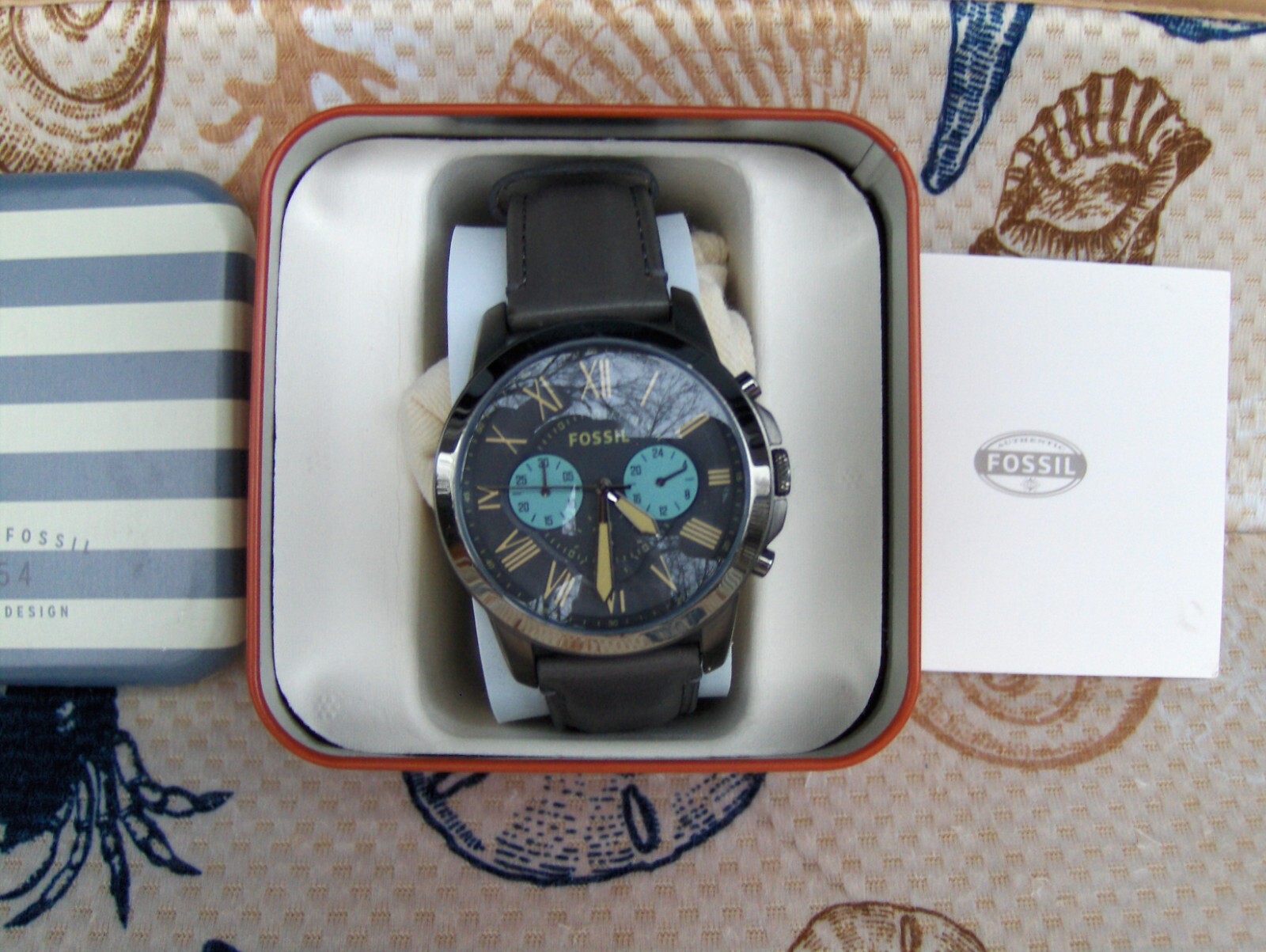 FOSSIL FS 5183 GRANT BLUE CHRONO DIALS GUNMETAL BEZEL BLACK FACE GRAY LEATHER