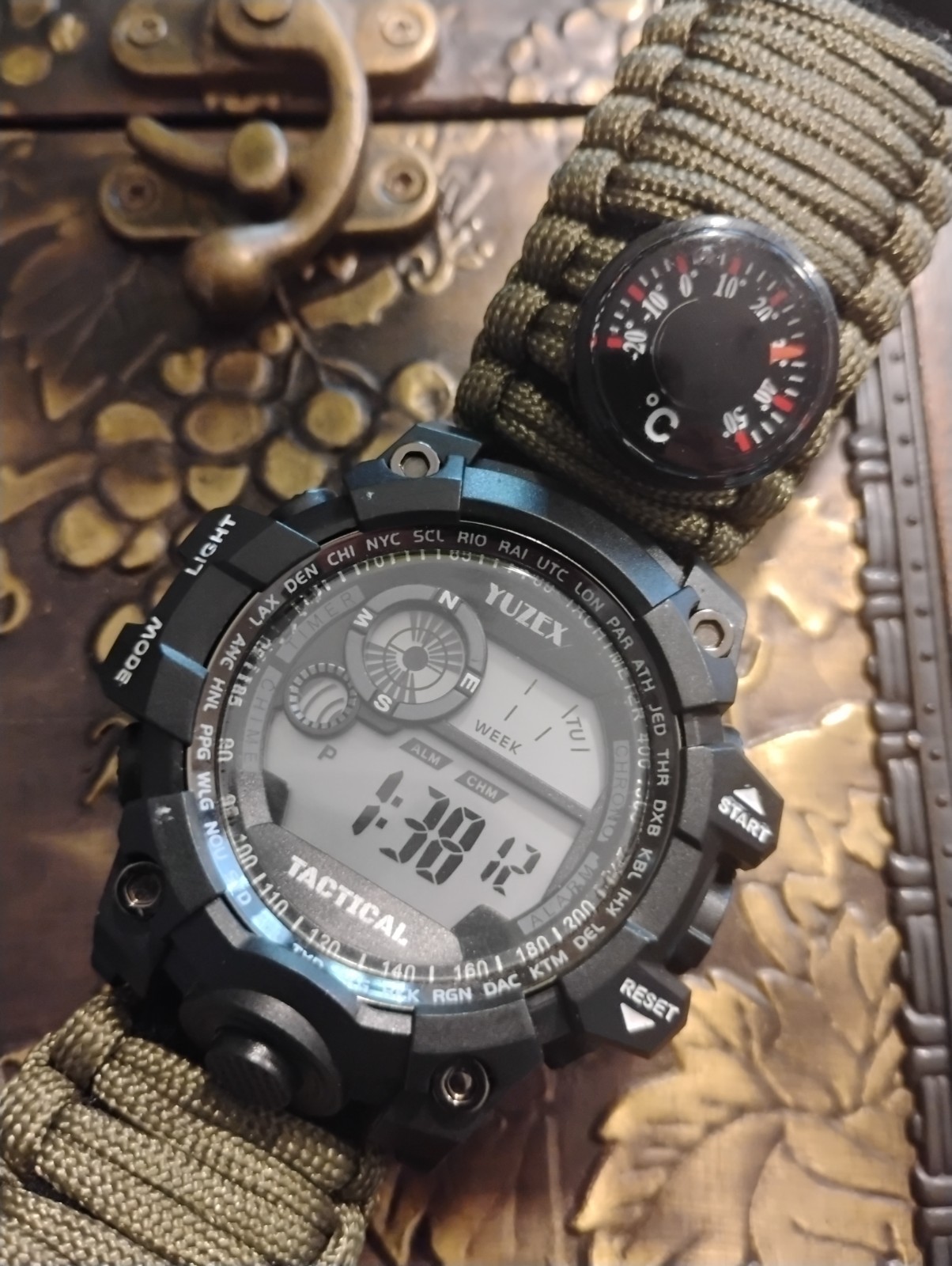 YUZEX Tactical Gear Paracord Watch Multifunctional Survival Watch Full Funtioned
