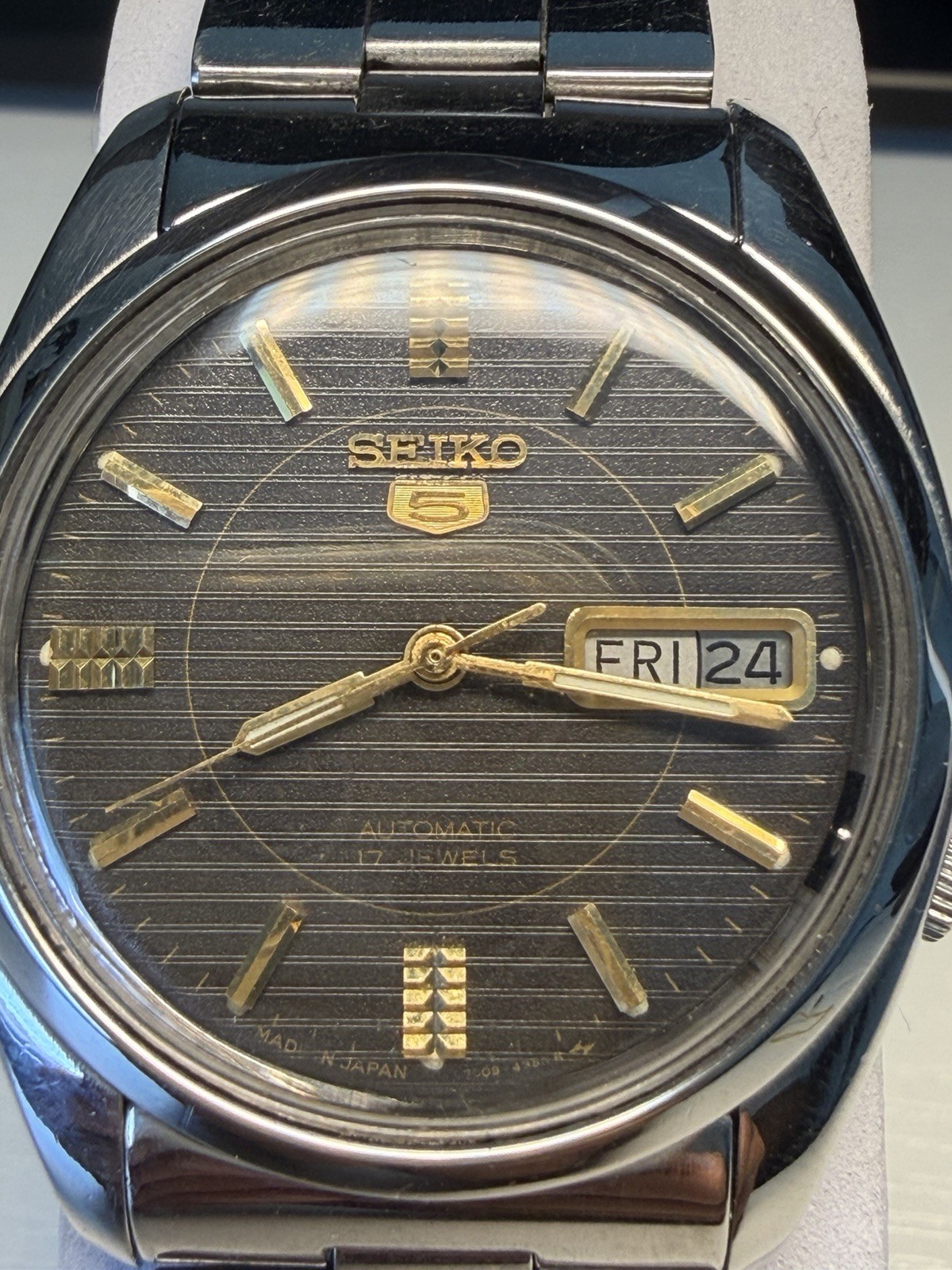 Seiko 5 Men’s Automatic 17J Day/Date Black Dial Steel Bracelet 37mm Watch