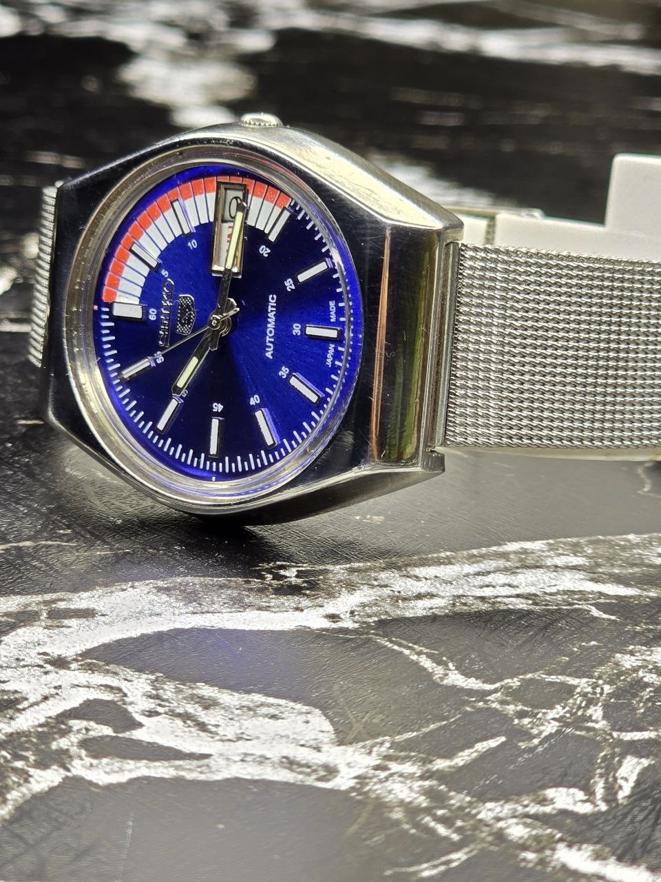 Vintage Automatic Seiko Refurbished Blue Dial Day / Date Men’s Wrist Watch SS