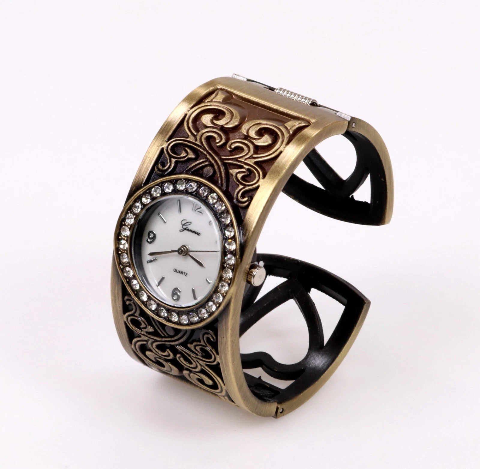 Women’s Western Style Brass Finish Fashion Bangle Cuff Watch Heart Love Band
