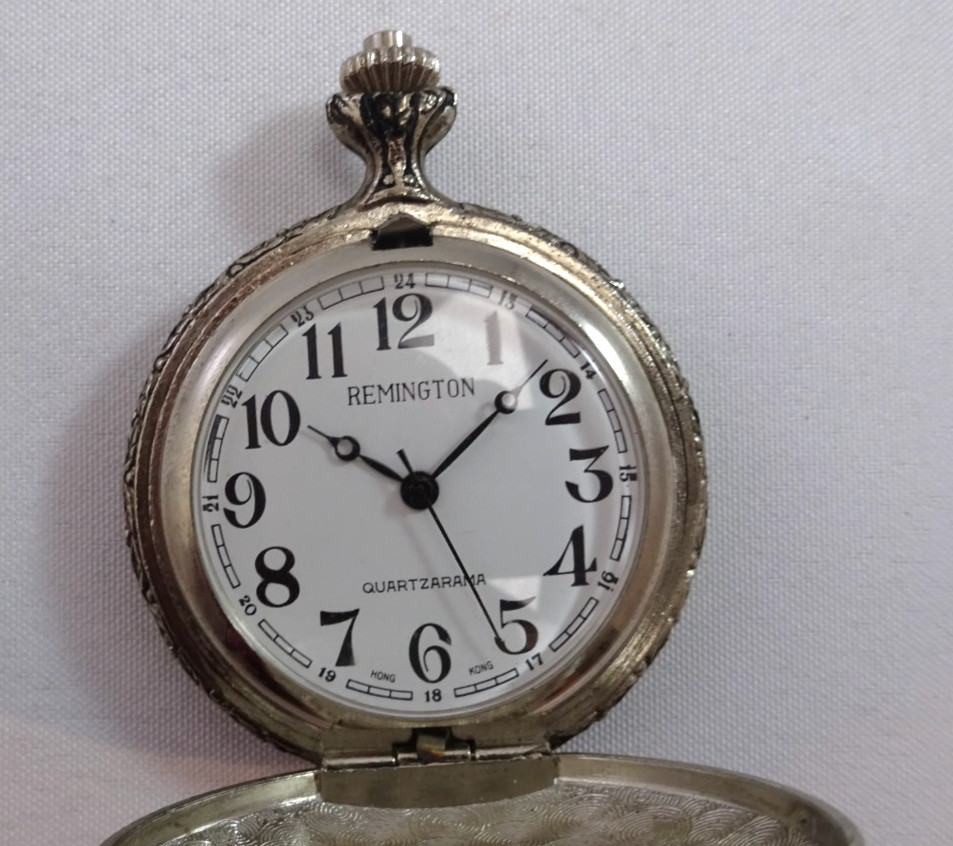 REMINGTON 2″ POCKET WATCH CLOSED FACE SILVERTONE CASE FOR PARTS OR REPAIR