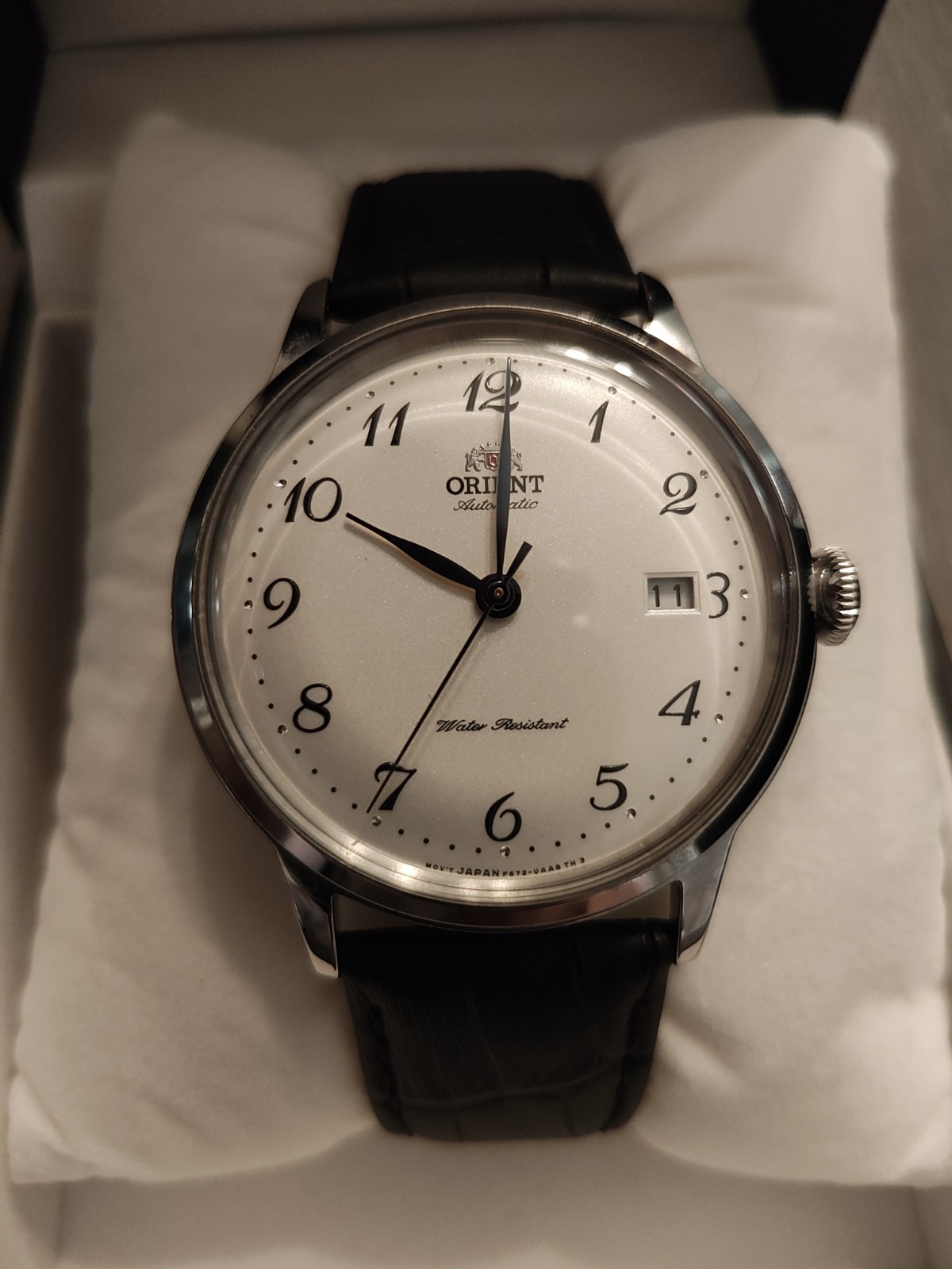 Orient Automatic Men’s Watch With White Dial And Black Leather Strap RAAC0003S