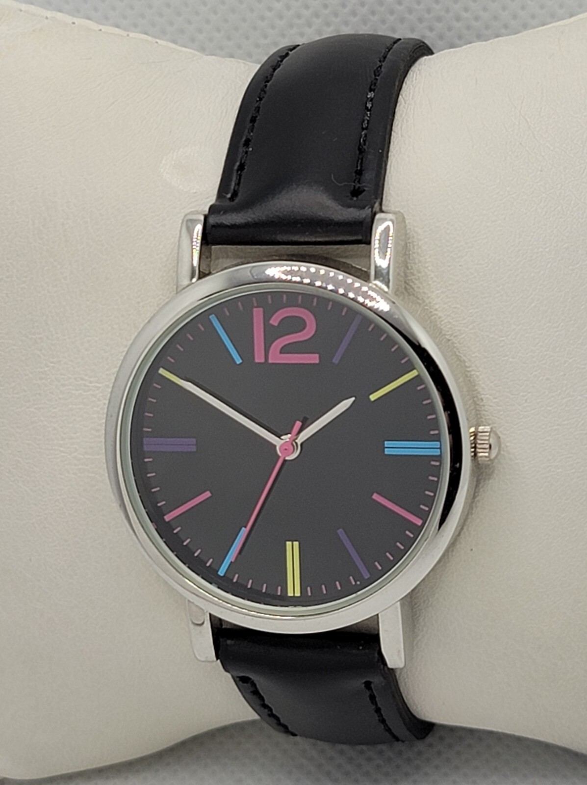 Ladies Classic Round Silver Tone Case Black Dial Colorful Hours Mark Watch L7