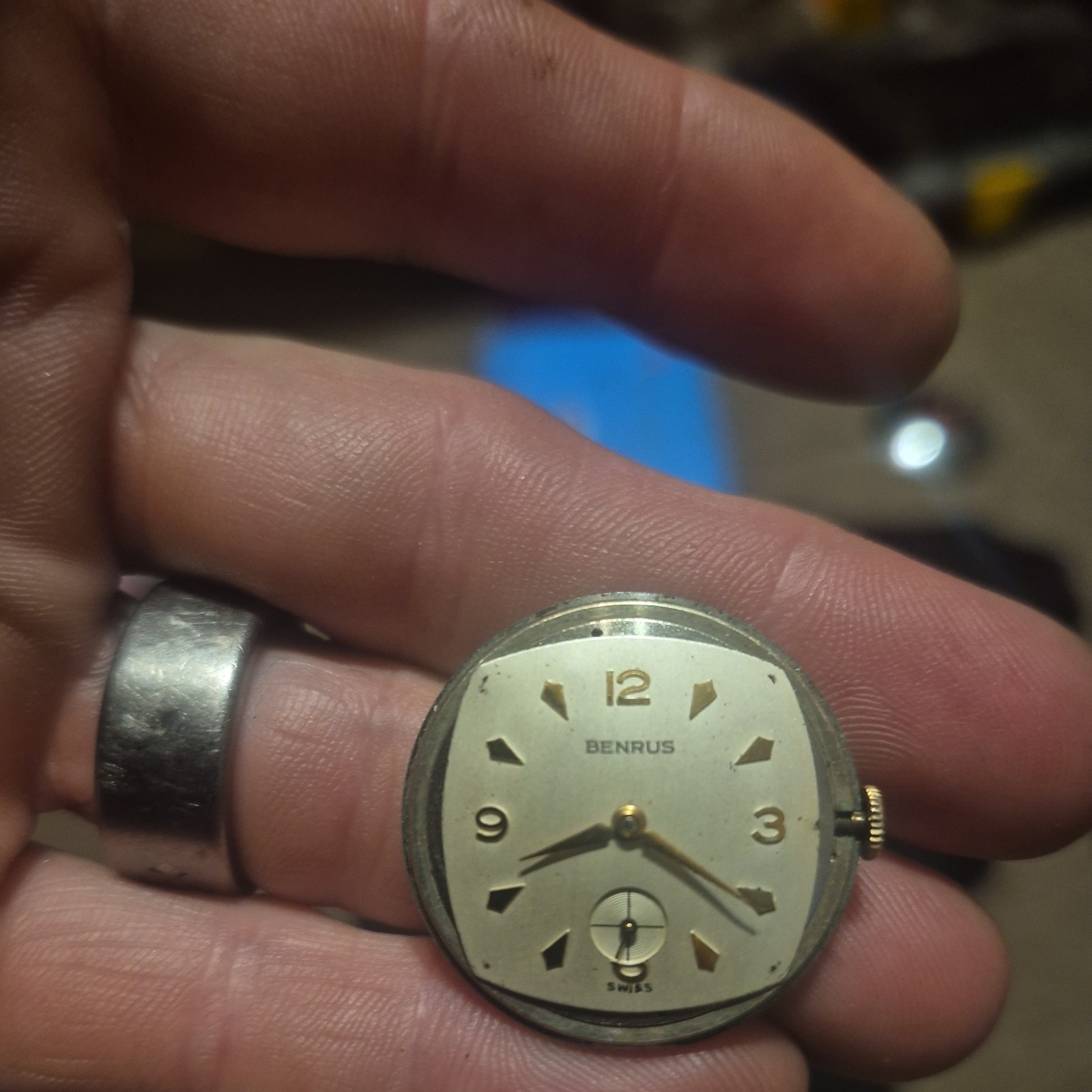 VINTAGE MEN’S BENRUS WRIST WATCH , MODEL DN 21, KEEPING TIME, VERY NICE