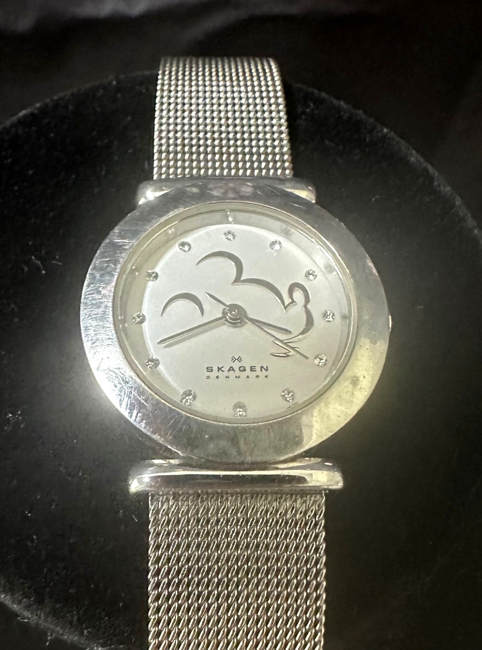 SKAGEN Silver MICKEY MOUSE Watch w/White Face SECOND Hand QUARTZ Mesh Band