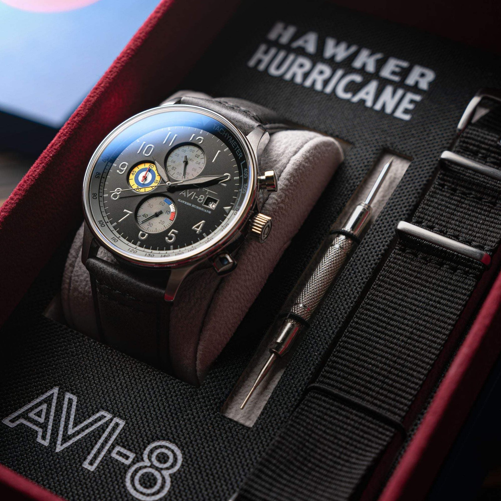 Classic Chronograph Black / Gray Leather | Black Dial Wristwatch AV-4011-0U