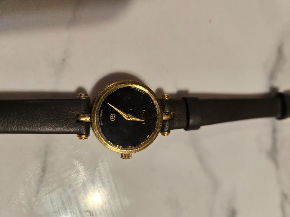 vintage Gucci 3000 set mens and ladies watch