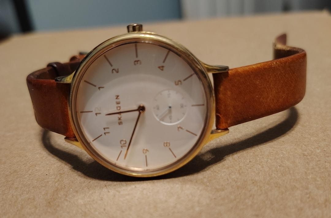 Skagen Rose Gold “Anita” 34mm Watch. Brown Leather Band VERY NICE!!