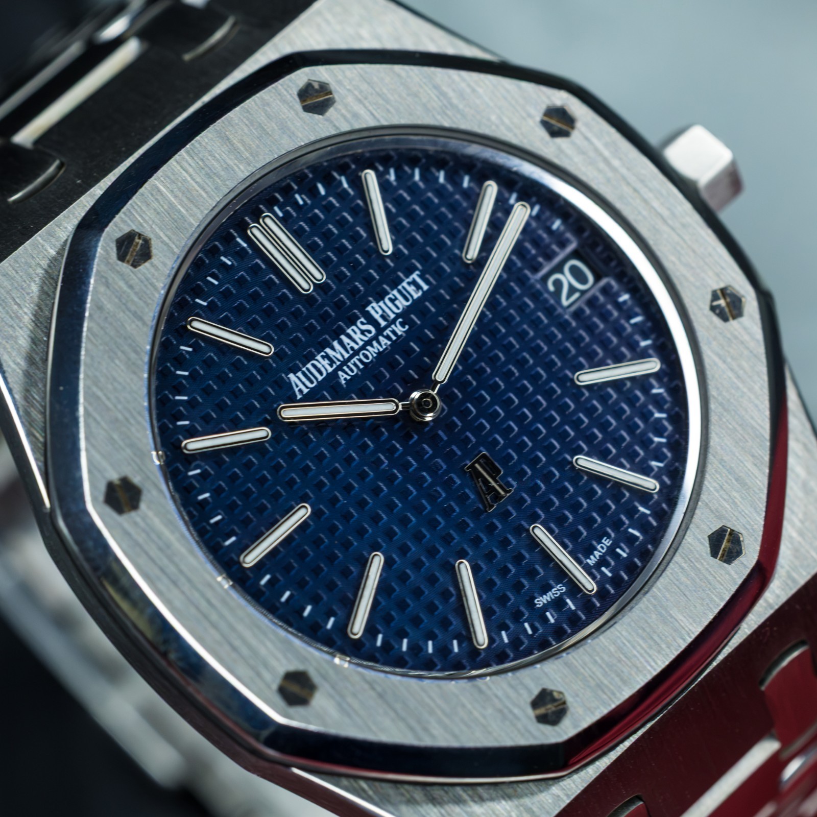 Audemars Piguet Royal Oak “Jumbo” 15202ST.OO.1240ST.01 | Full Set 39mm