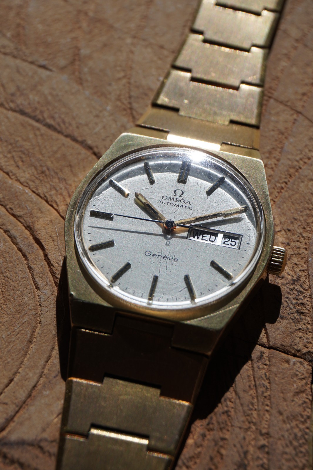 Vintage Omega Geneve Automatic Day Date Gold Plated Integrated Watch 166.0125