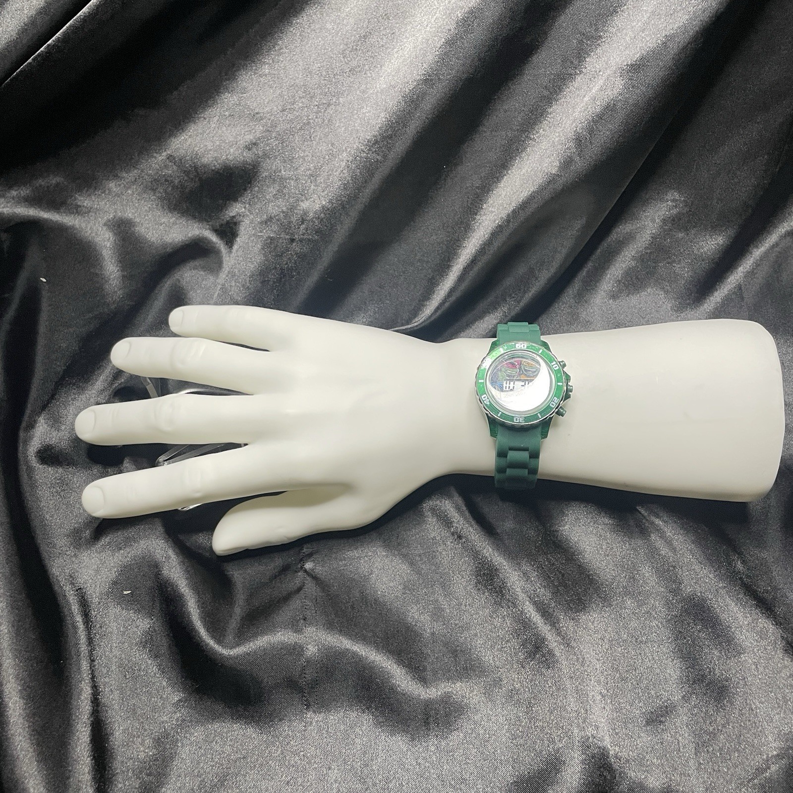 TMNT Accutime Unisex Kids LED Wristwatch Green Rubber Band Chronograph Bezel