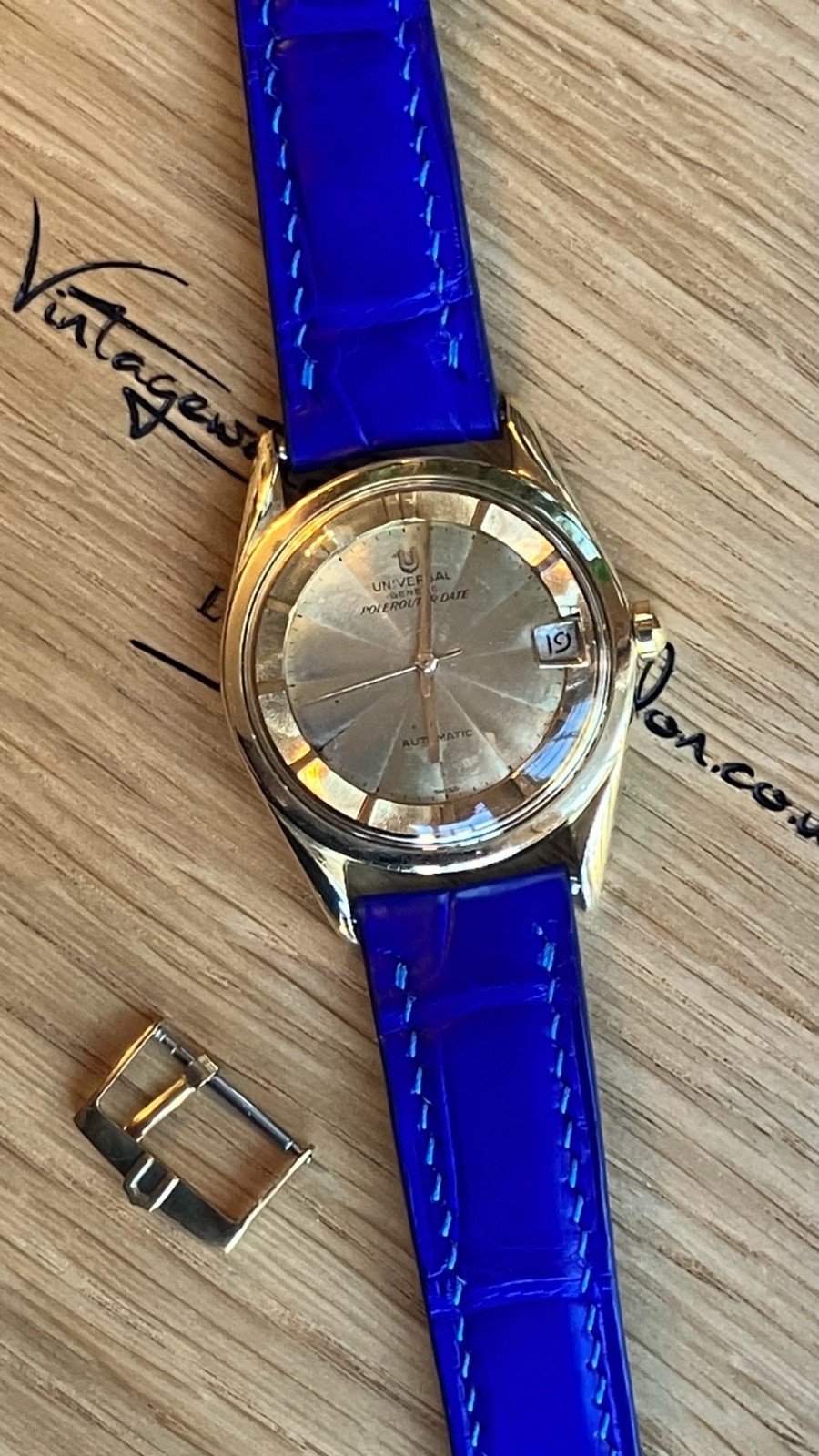 Universal Geneve, Polerouter Date, gold plated, 35mm case, Guilloche gold dial
