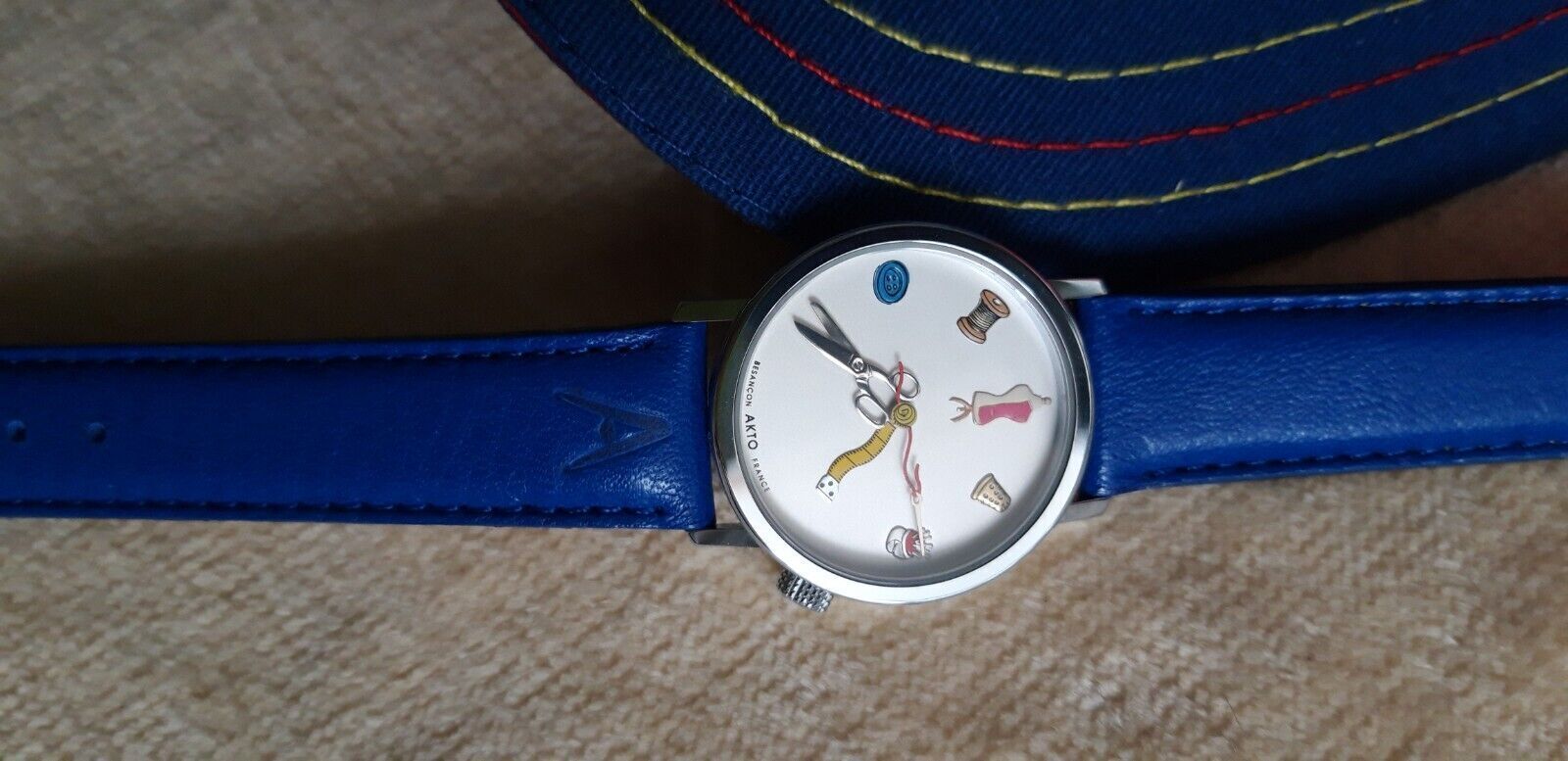 Akto/Costura/JCMareschal-Besan.-France watch/quartz/35 mm/unisex/water. 30m.