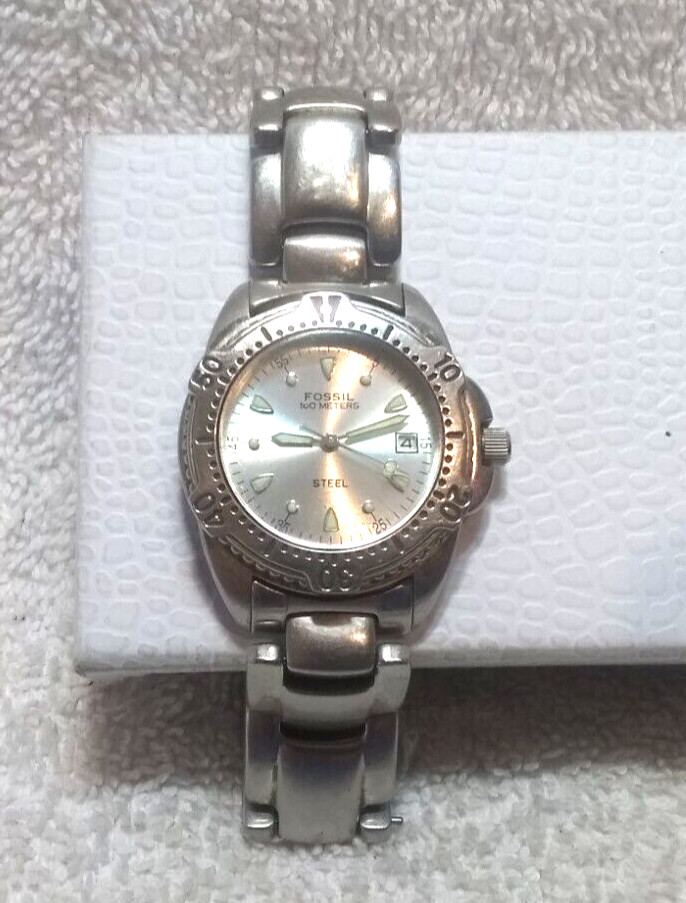 Fossil Steel FS-2525 Quartz Watch Silver Dial Date Rot Bez New Bat Works Great !