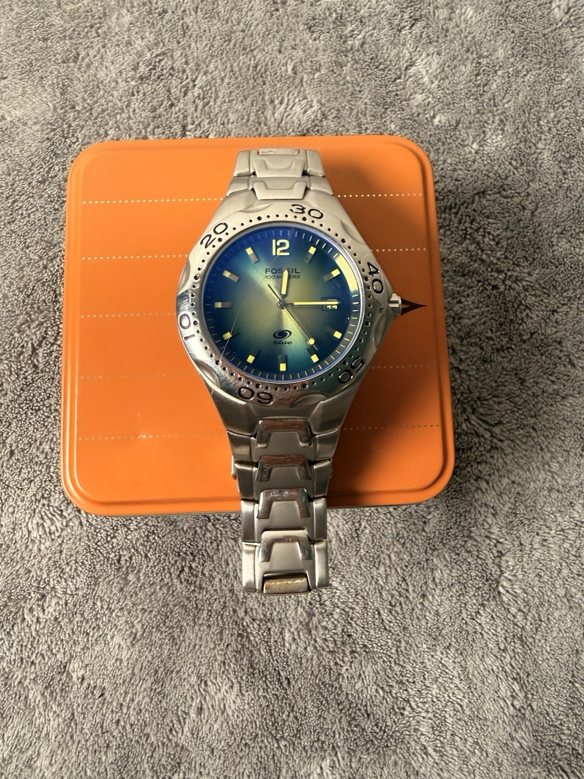 Vintage Fossil Mens Stainless Ombre Blue Dial Date AM-3520 Watch Runs