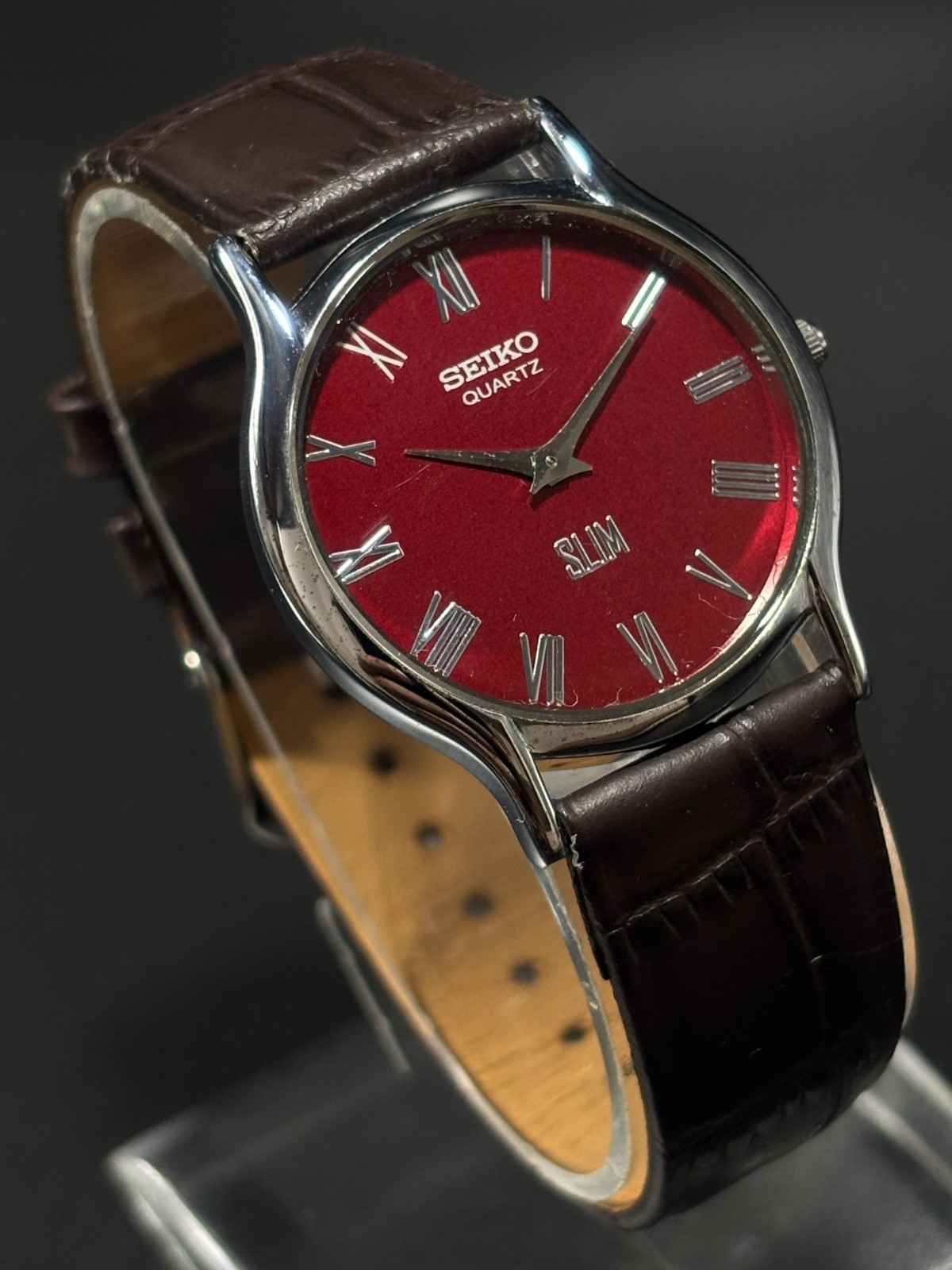 Vintage Seiko Slim Men’s Leather Strap Wrist watch-Roman Dial