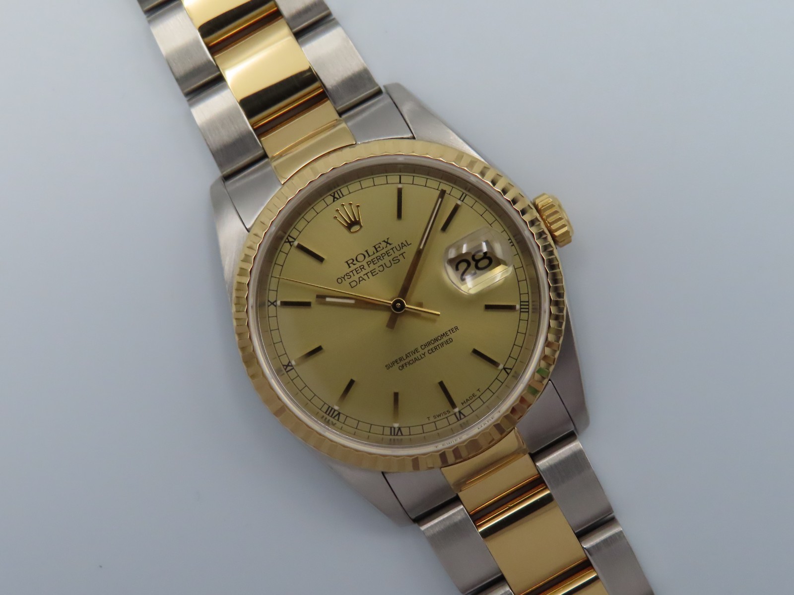 1996 Rolex Datejust 16233 Men’s 36mm 18k Yellow Gold Stainless Steel Wristwatch