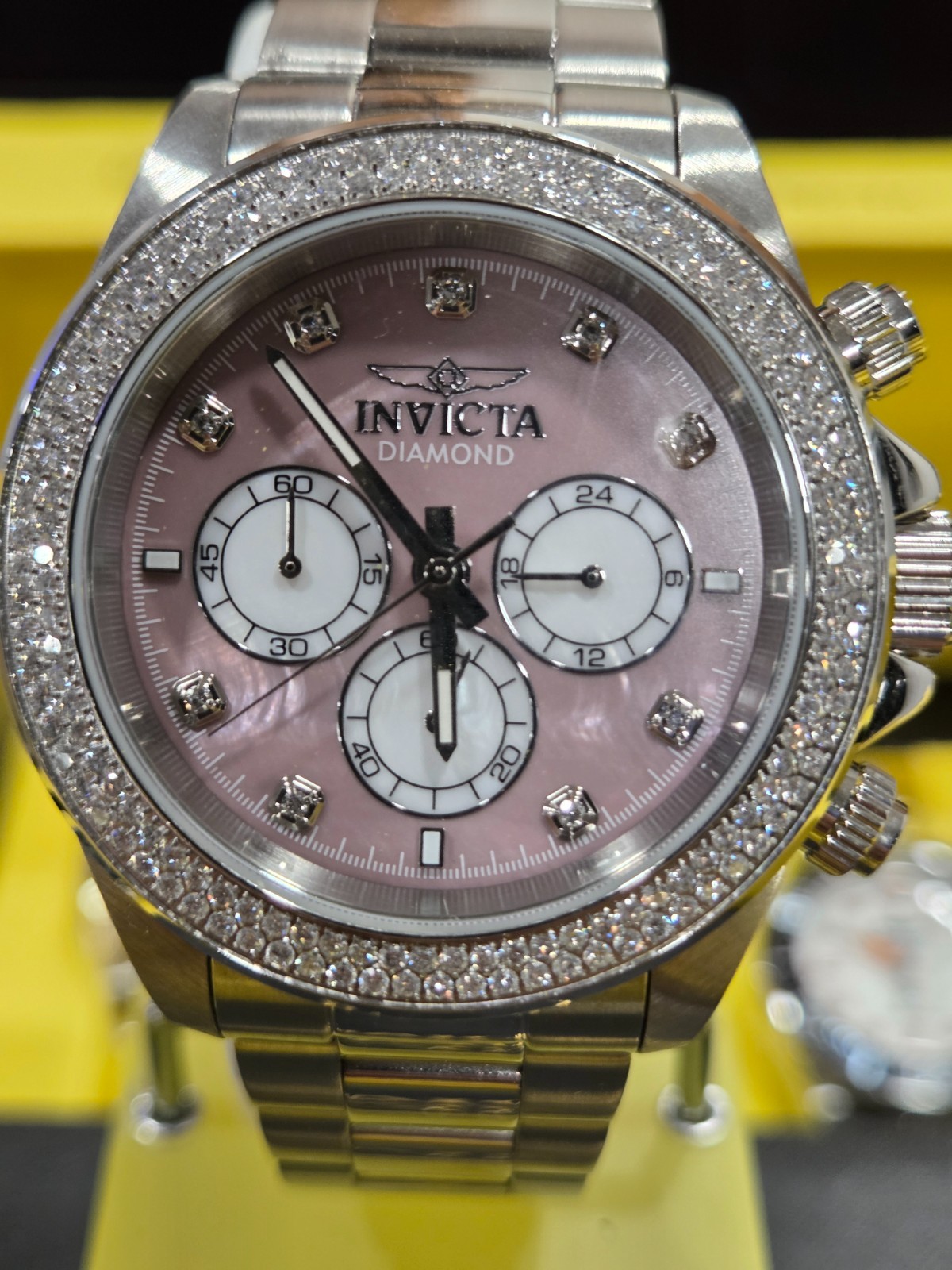 Invicta Elite Diamond 0.88 Carat Diamond Men’s Watch Mother of Pearl Dial 44m