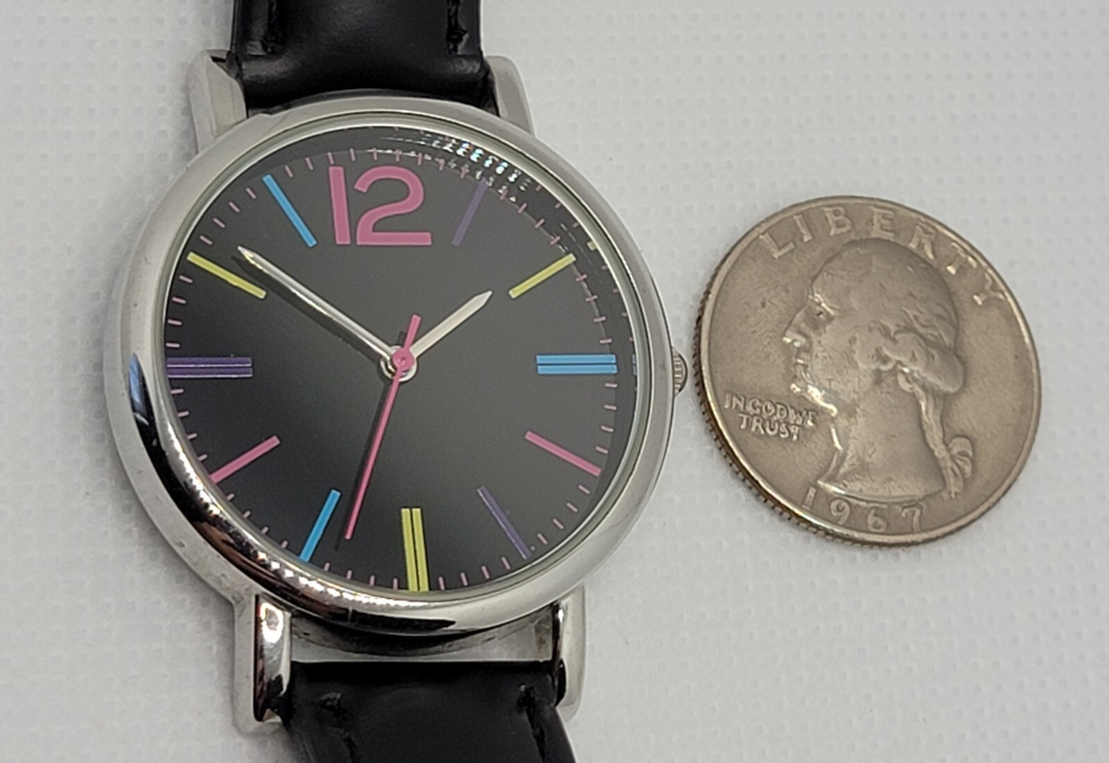 Ladies Classic Round Silver Tone Case Black Dial Colorful Hours Mark Watch L7