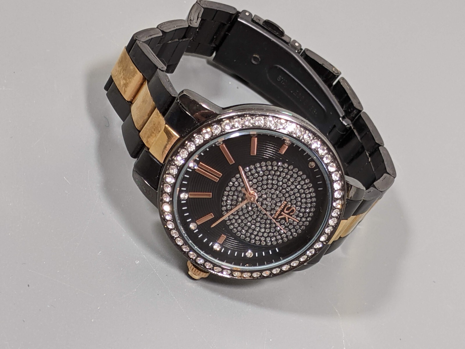 Shengke SK Womans Gunmetal Gray Gold Tone Crystal Accent Watch 6.75 in