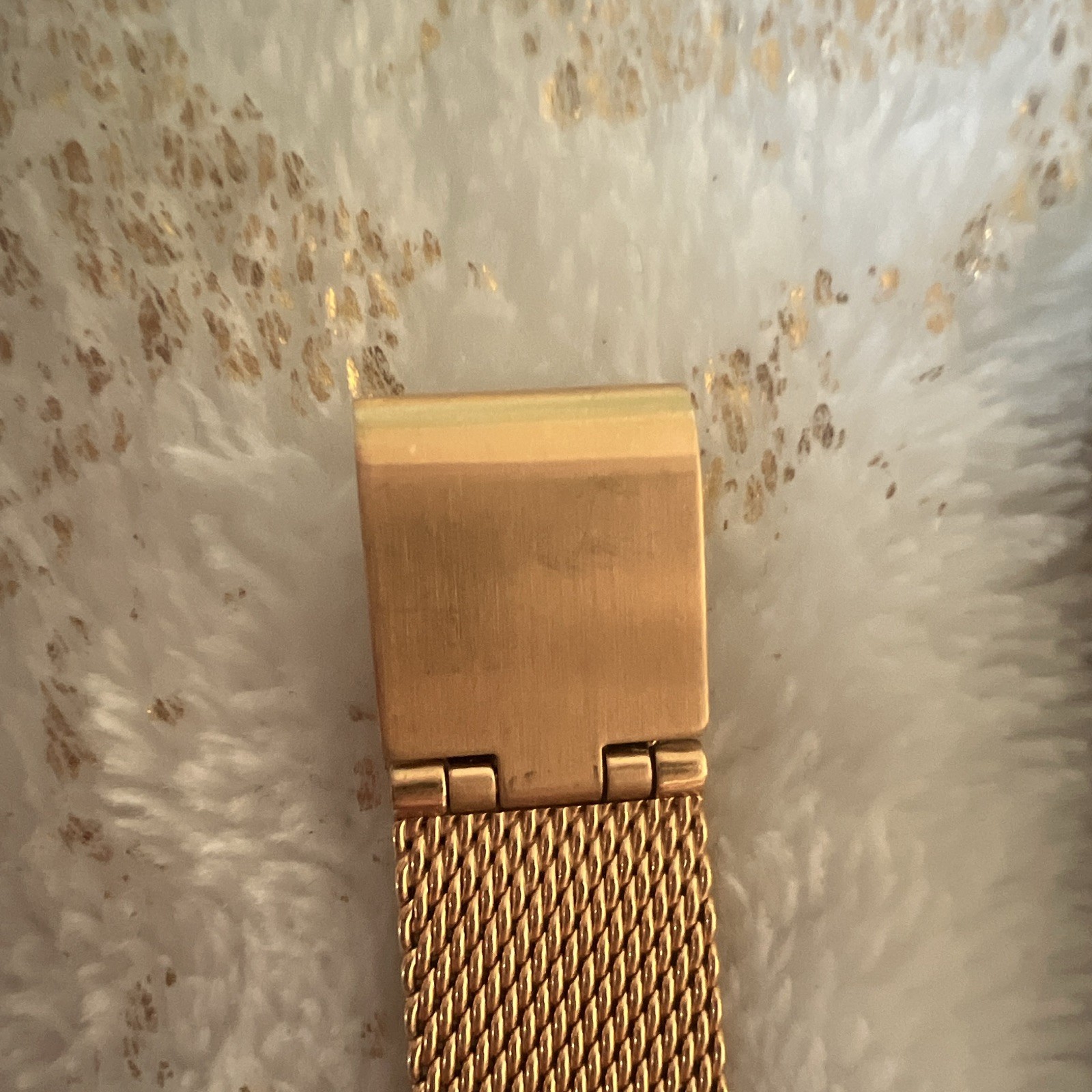 Daniel Wellington Quartz 32mm White Dial Rose Gold Mesh Watch + Black Strap