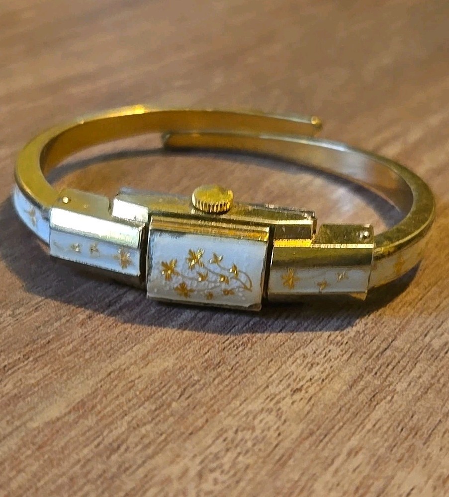 Bucherer Ladies Pineapple Motif Peek-a-Boo Watch 10 Micron Gold Plated Working