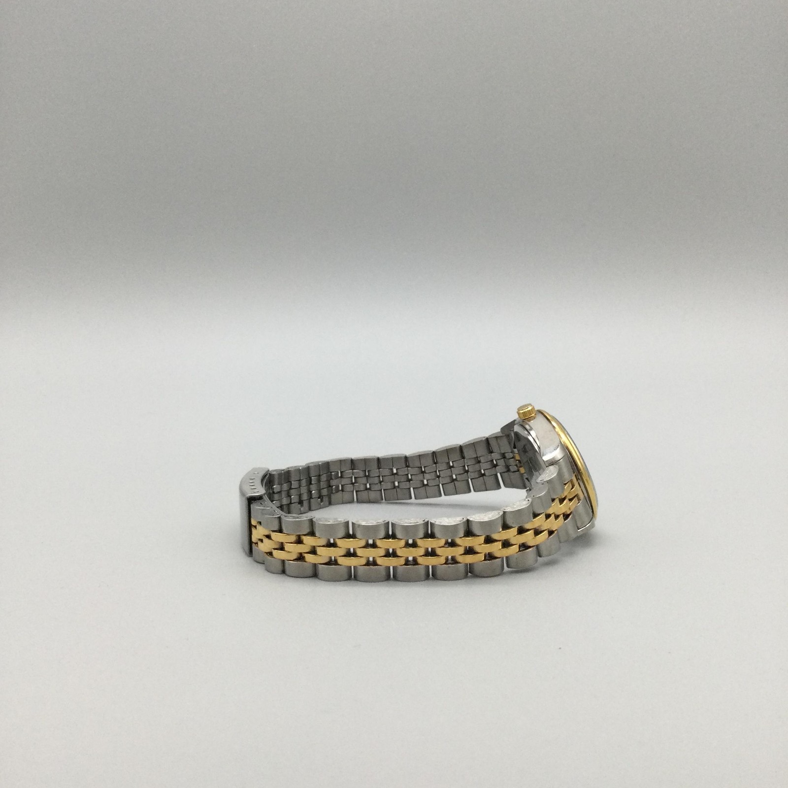 Waltham Prestige Womens Watch 24mm Silver Gold Tone Bracelet New Battery 7″
