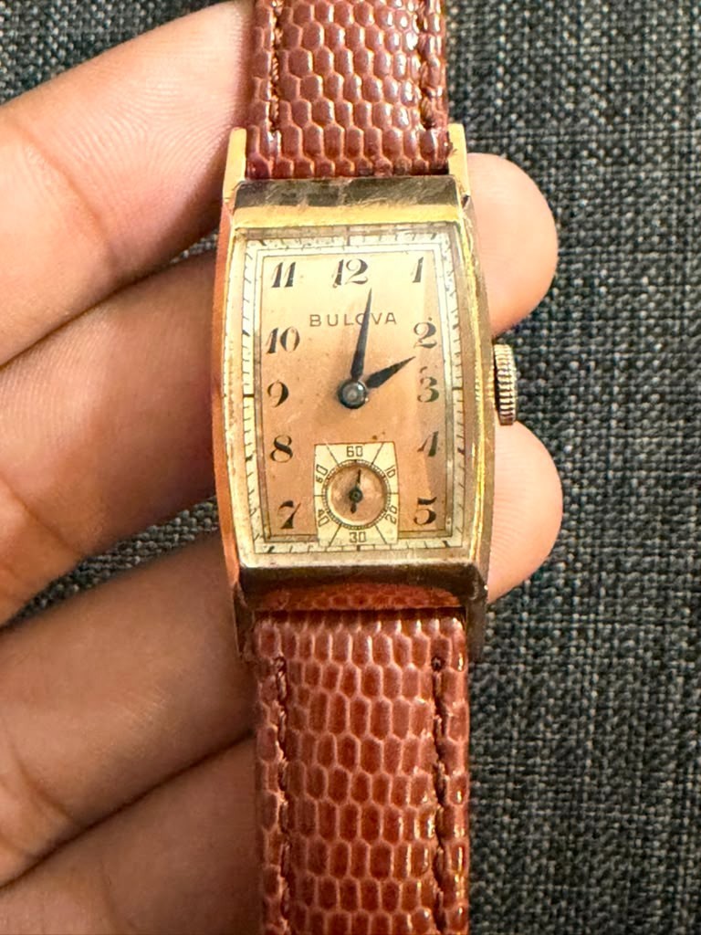 Vintage 1940s Bulova 14K Rose Gold Salmon Dial 17 Jewel Mens Watch