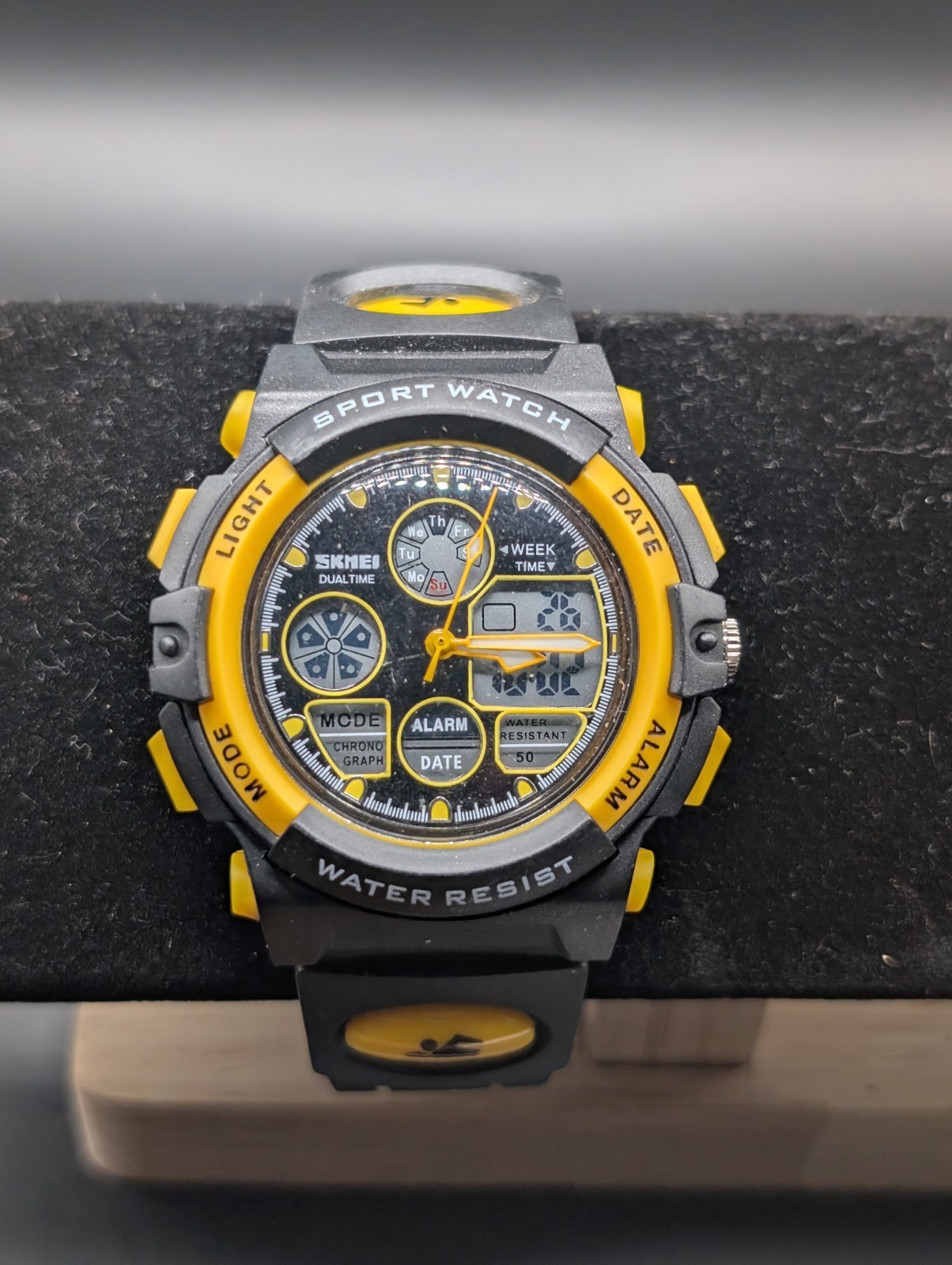 Skmei Sport Yellow Black Watch New Battery Unisex 44mm