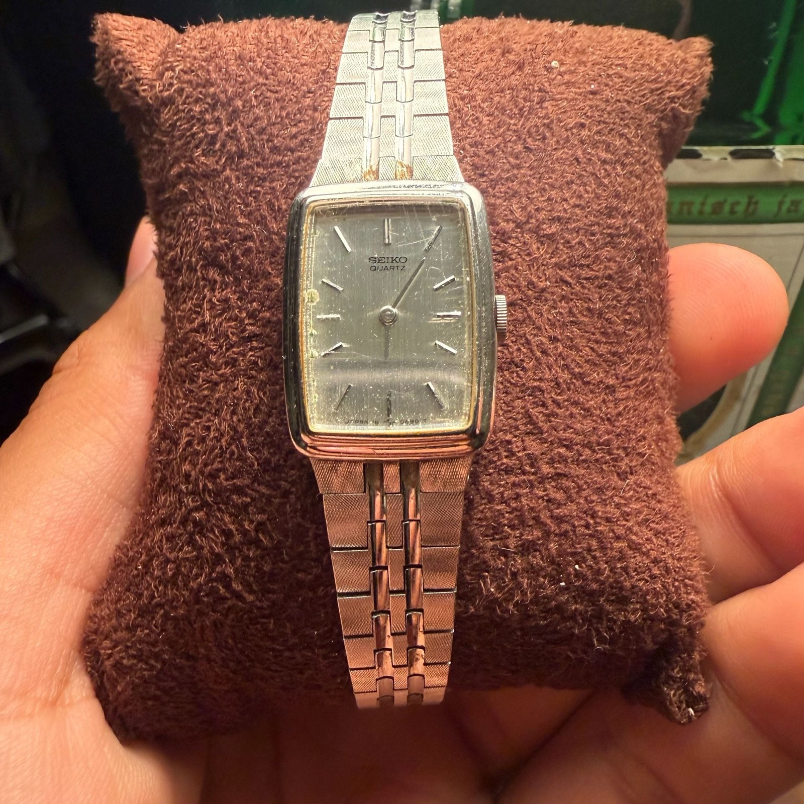 Vintage Seiko Quartz Women’s Rectangular Tank Watch with Silver-Tone Bracelet