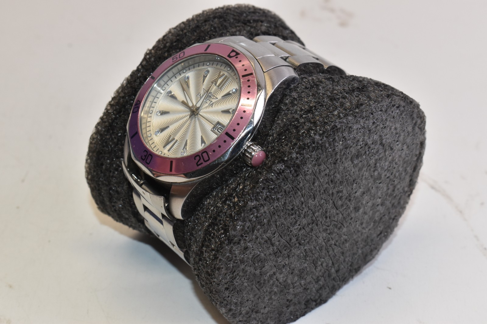 Invicta Pro Diver Ladies Wrist Watch Model Model 21906 Pink Flame Fusion 38mm