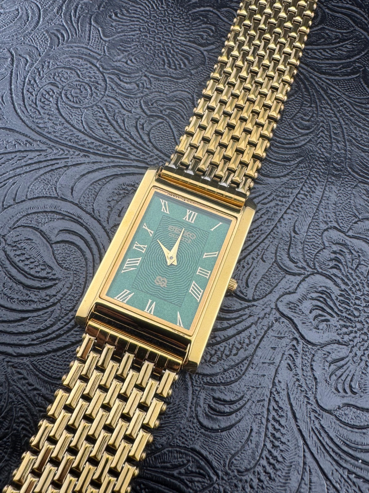 RARE GOLD GREEN Vintage Seiko Slim Quartz Gentlemen’s Wrist Watch