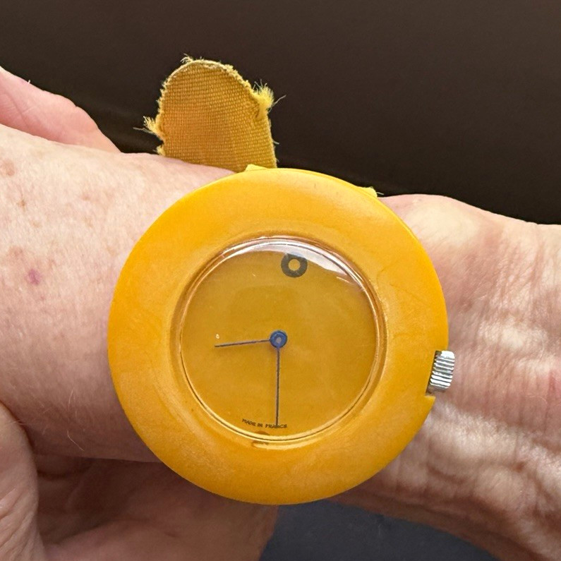 Vintage 1970s Orange UFO Watch – Space Age Mechanical Wind-Up Design