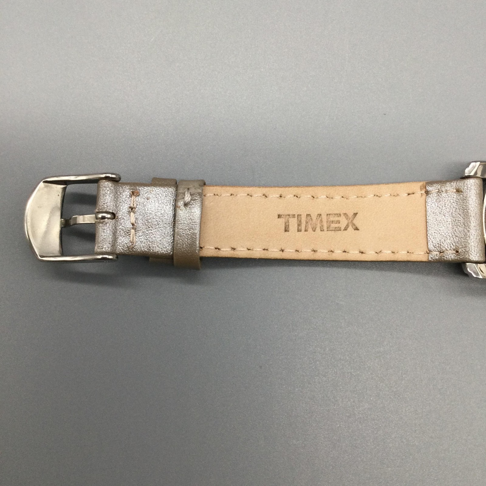 Timex Uptown Chic Womens Watch 32mm Silver Tone Beige Leather T2N683 New Battery