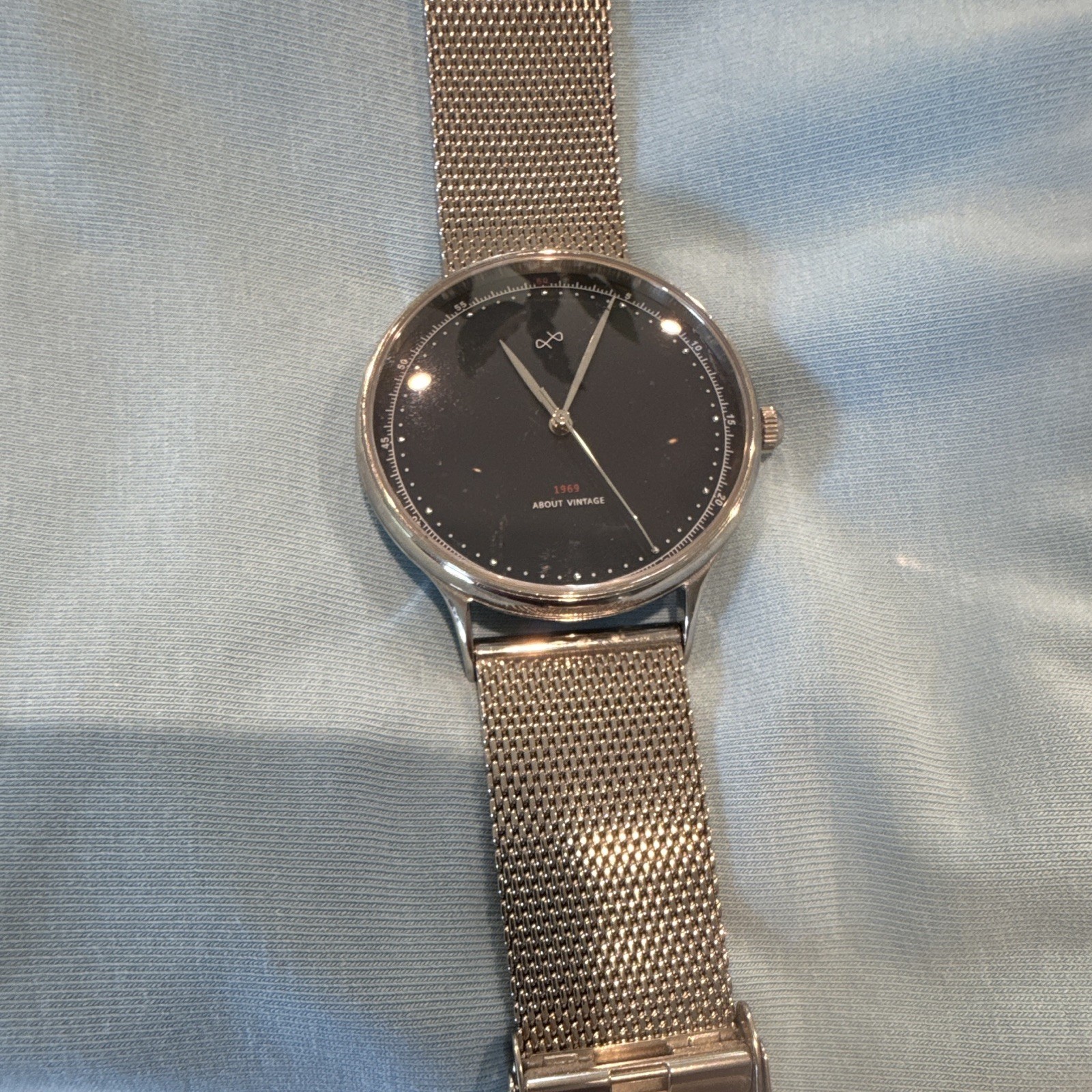 About Vintage 1969 Black Dial Silver Mesh Bracelet Quartz Watch 40mm 5 ATM