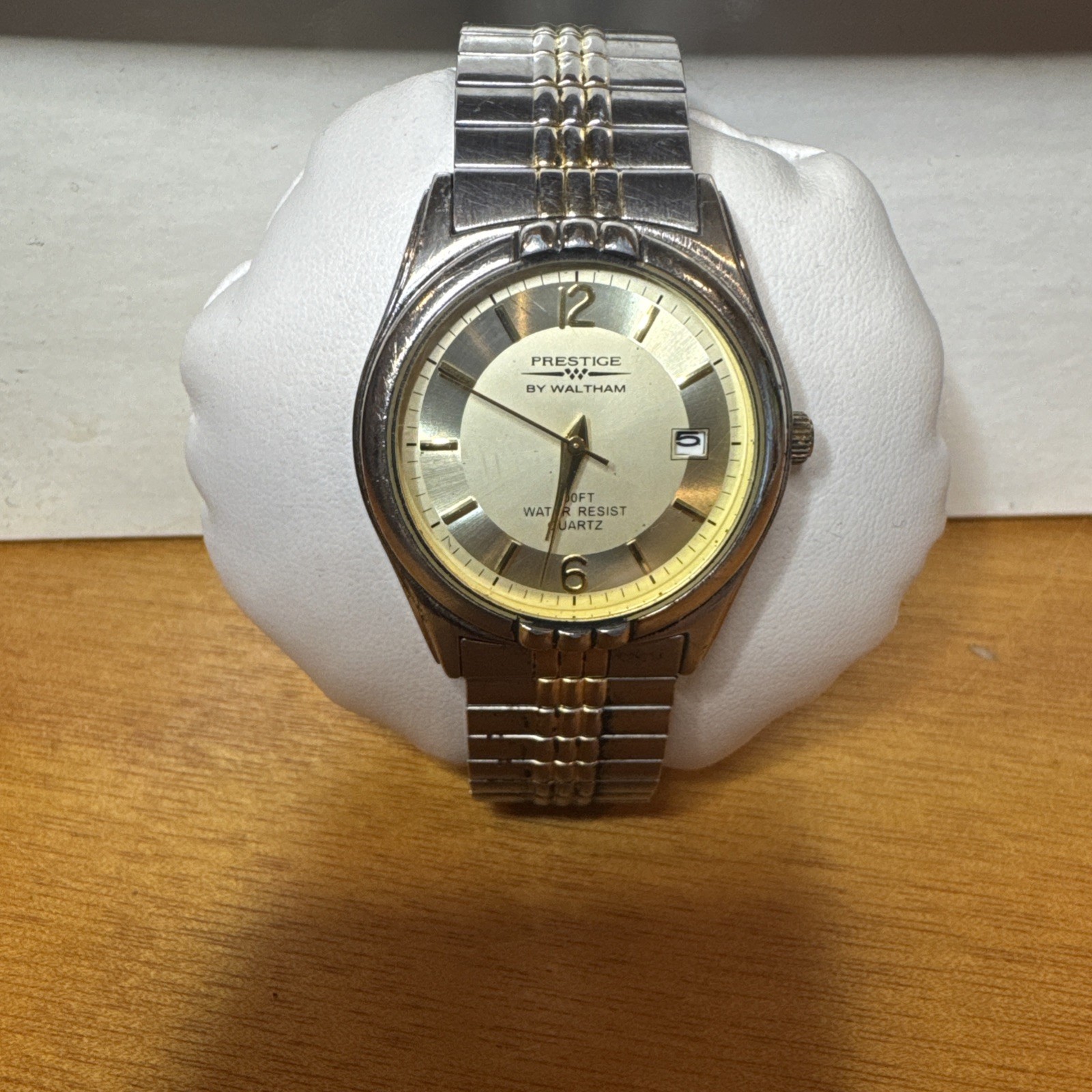 Vintage Prestige By Waltham Quartz Water Resistant 100 Ft Gold/Silver Works