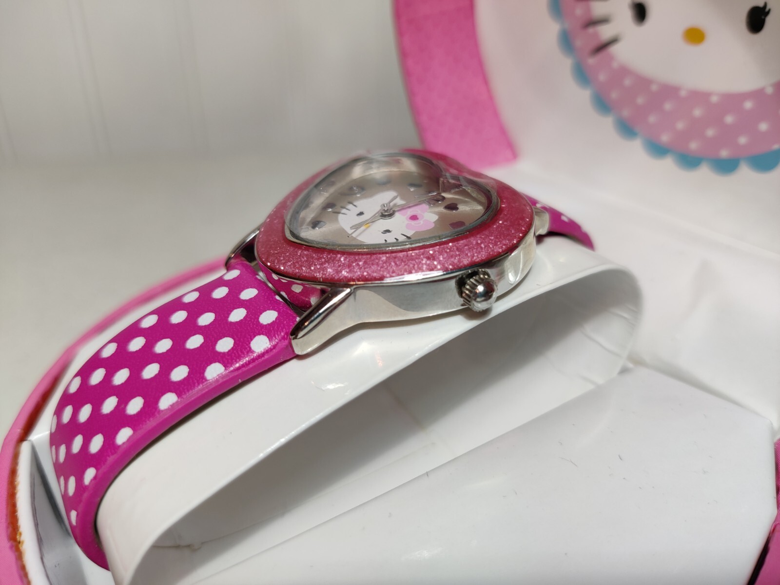 NEW Sanrio HELLO KITTY Heart Shaped Case Pink Polka Dots Band Quartz Watch