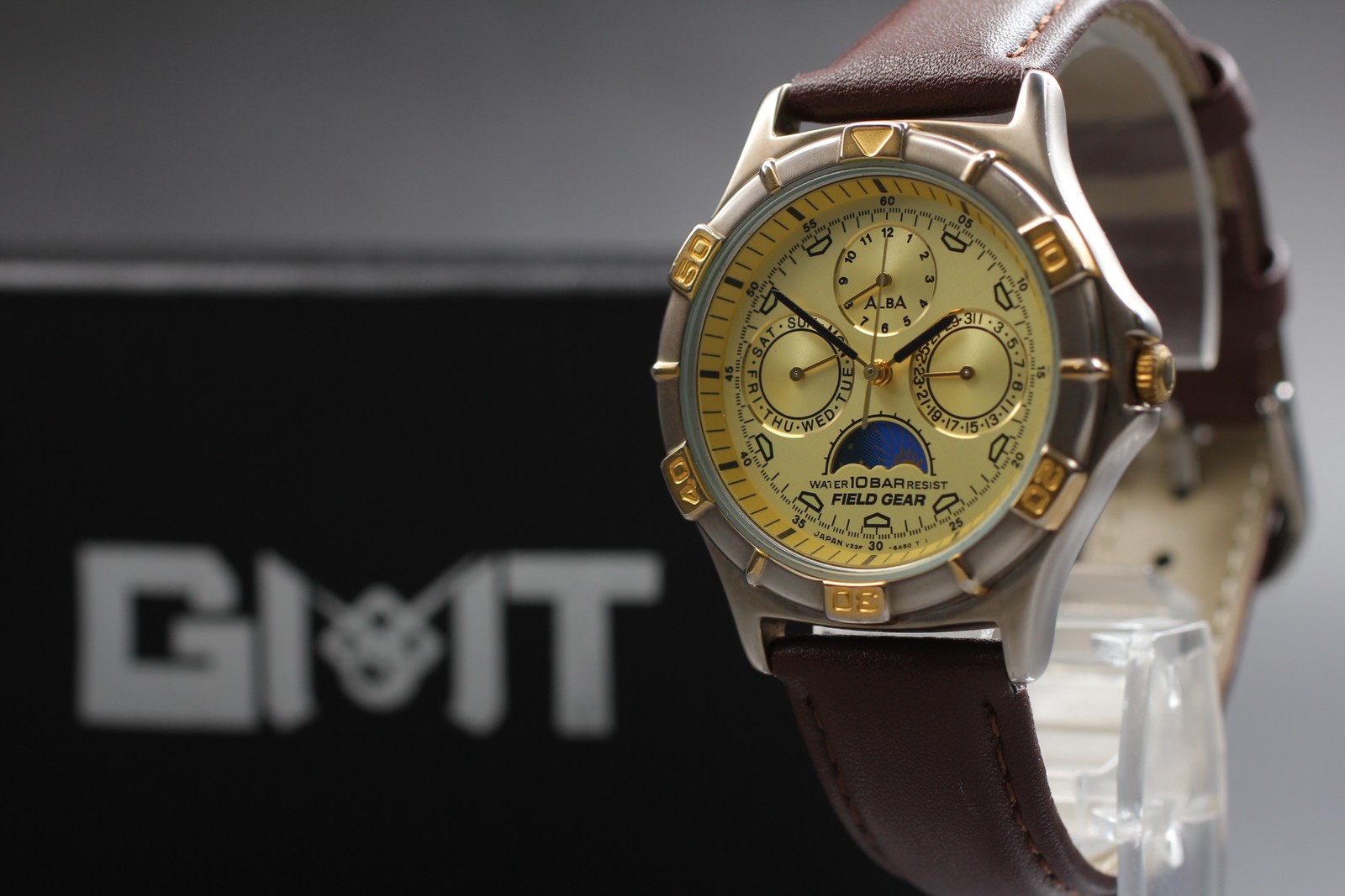 Near Mint Seiko Alba V33F-6A80 Sun & Moon Gold Triple Calendar Qz Men’s Watch