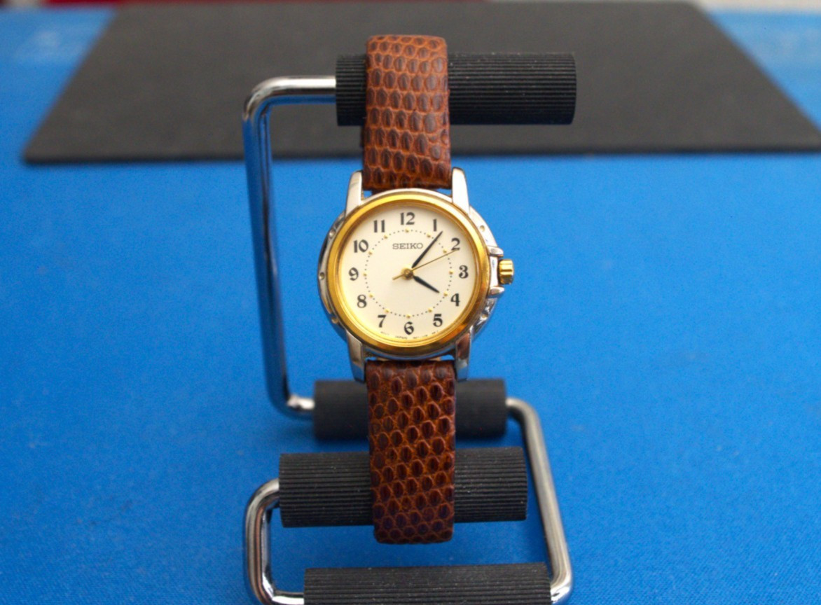 Seiko Watch Women 25mm Silver Dial Two Tone Round 1N01-0J09