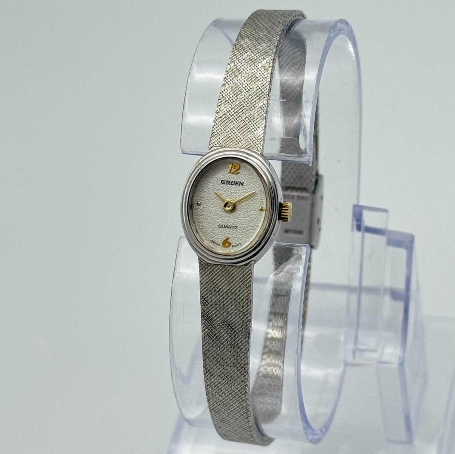 Vintage Women’s GRUEN Silver Tone Classic Petite Bracelet Watch, 15mm, Oval