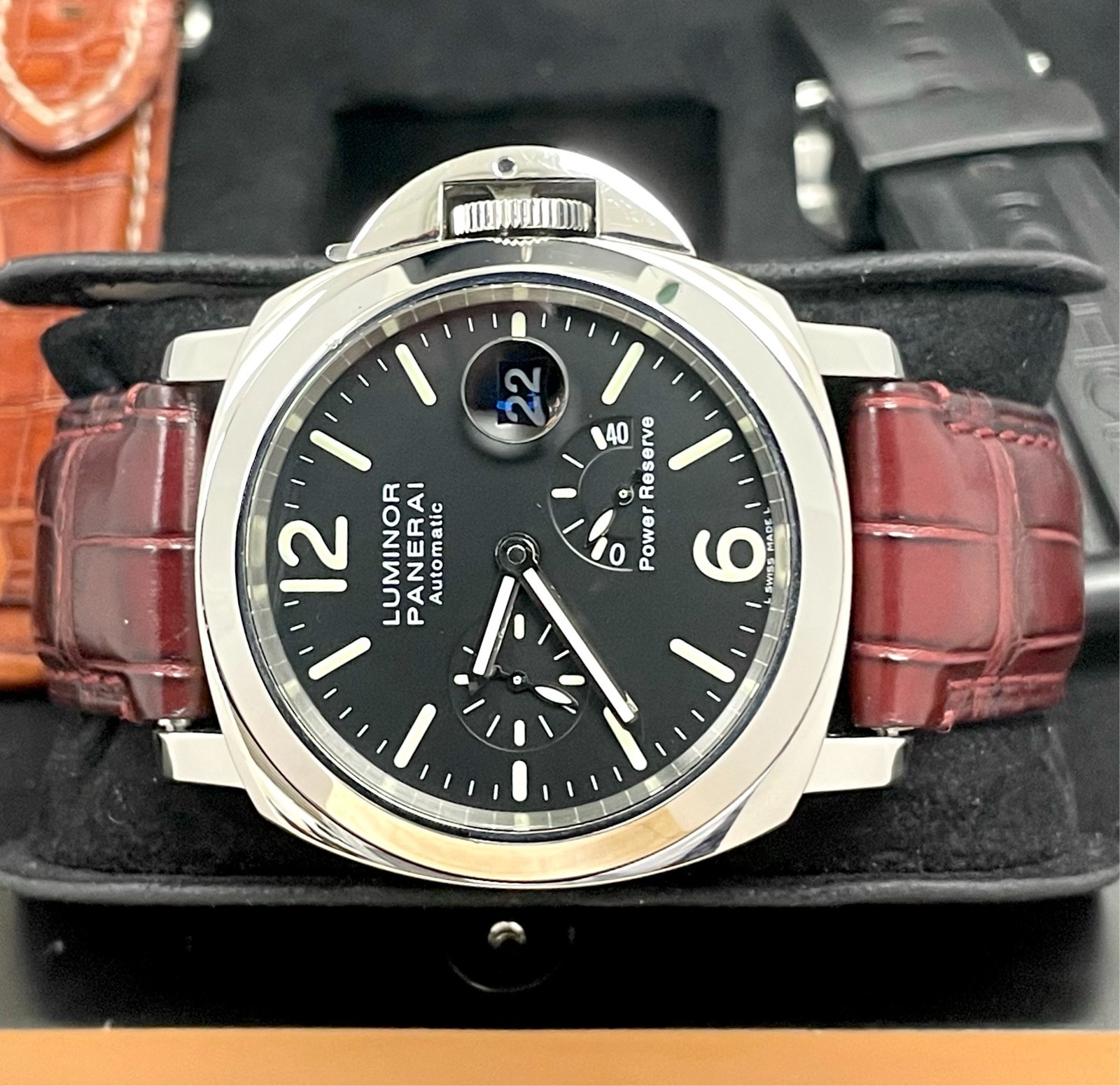 Panerai Luminor 40hr PAM00090 Black Dial 44mm With Box & Extra Straps