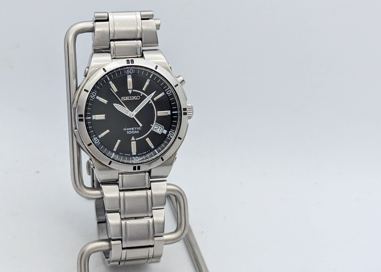 Seiko Kinetic 5M62 Black Dial 100M Exhibition Back | New Capacitor & Crystal